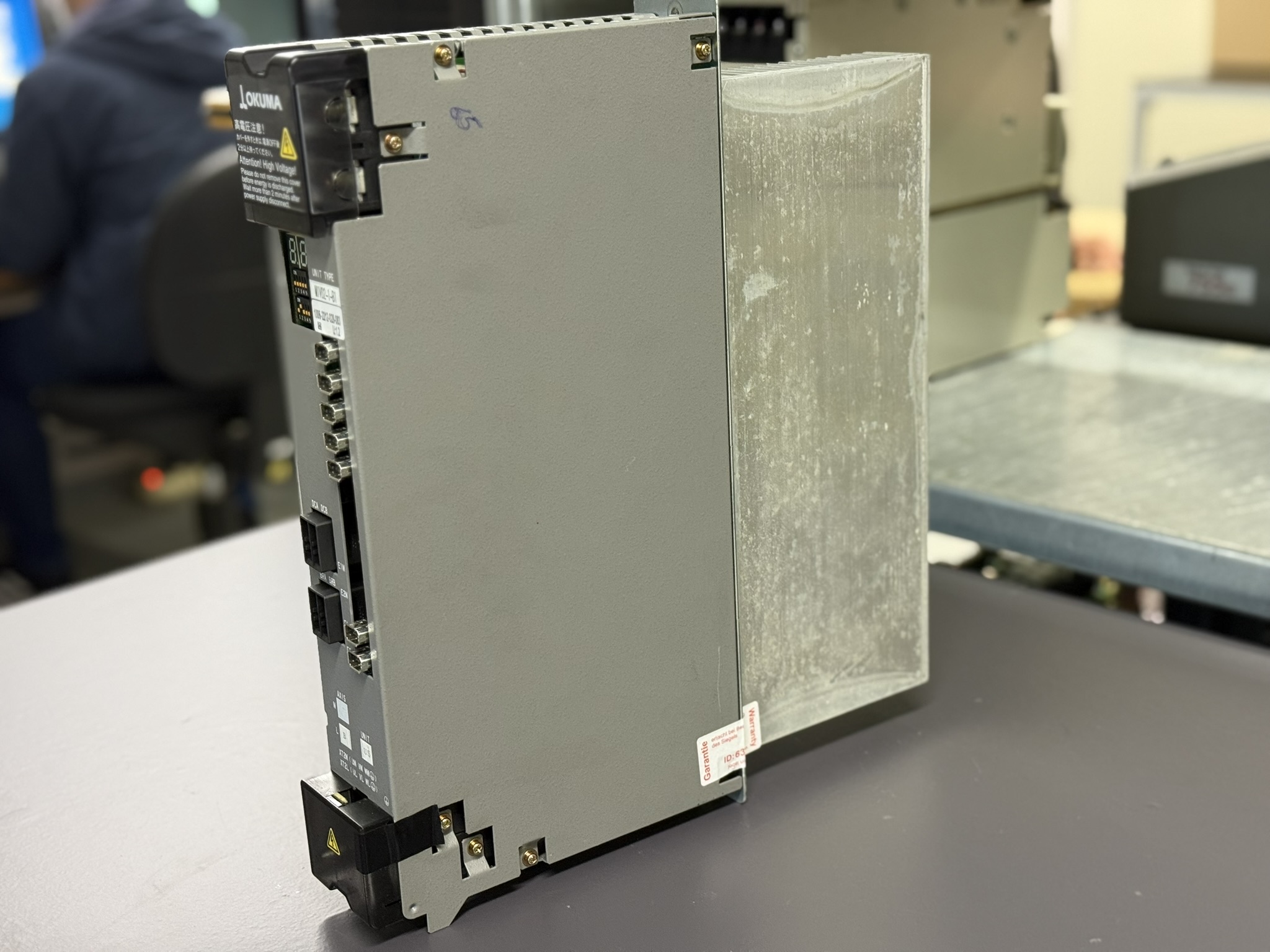 Okuma MIV02-1-B1 Servo Drive Unit Seite 2