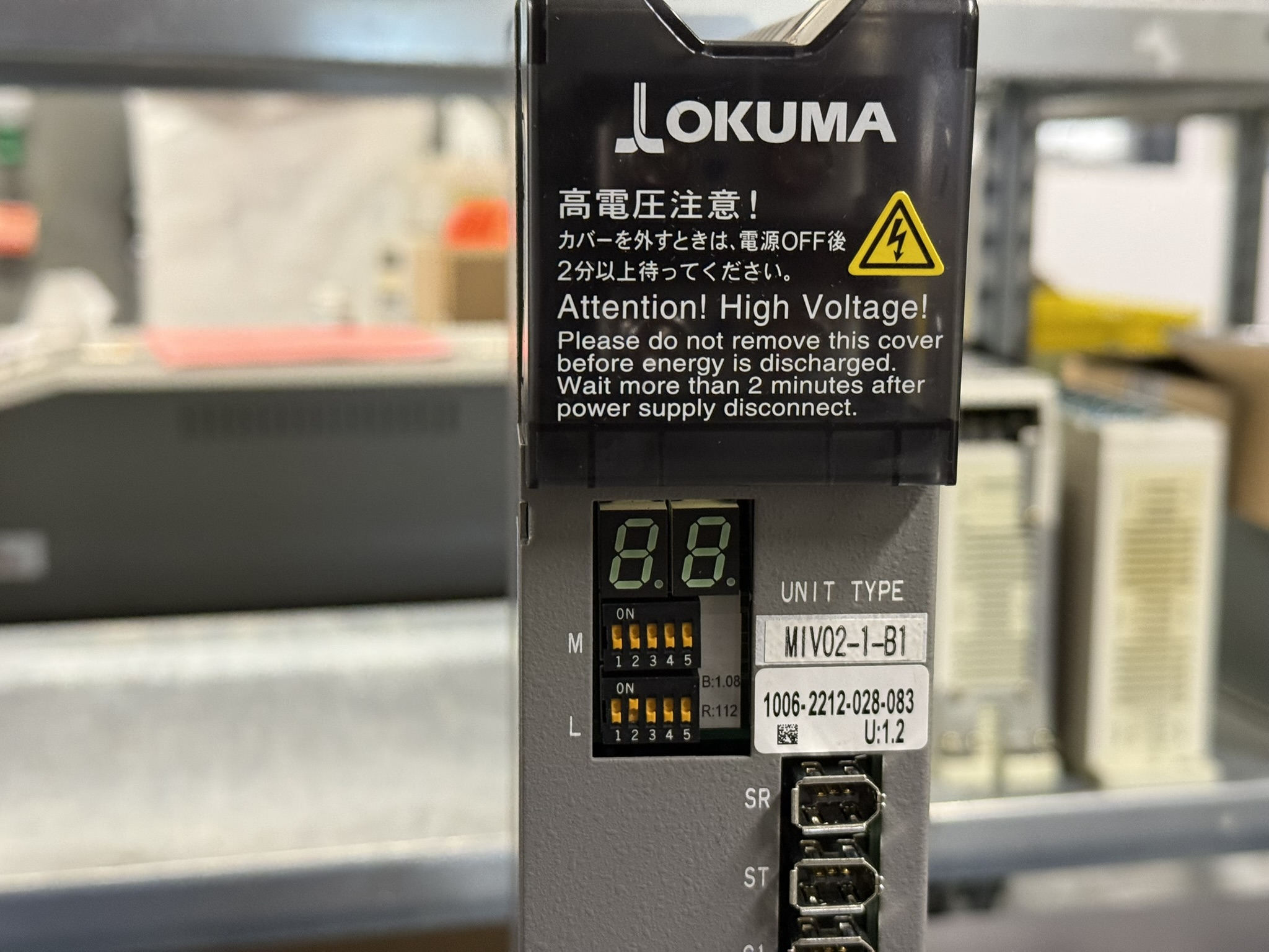 Okuma MIV02-1-B1 Servo Drive Unit Typenschild