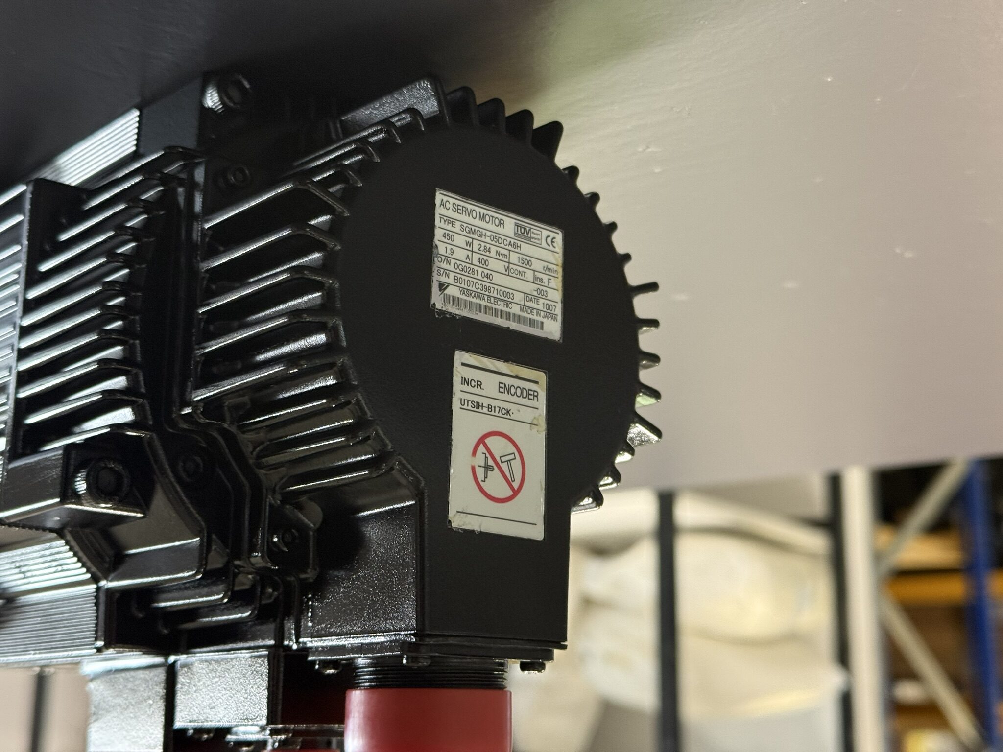 Yaskawa AC Servo Motor SGMGH-05DCA6H Typenschild