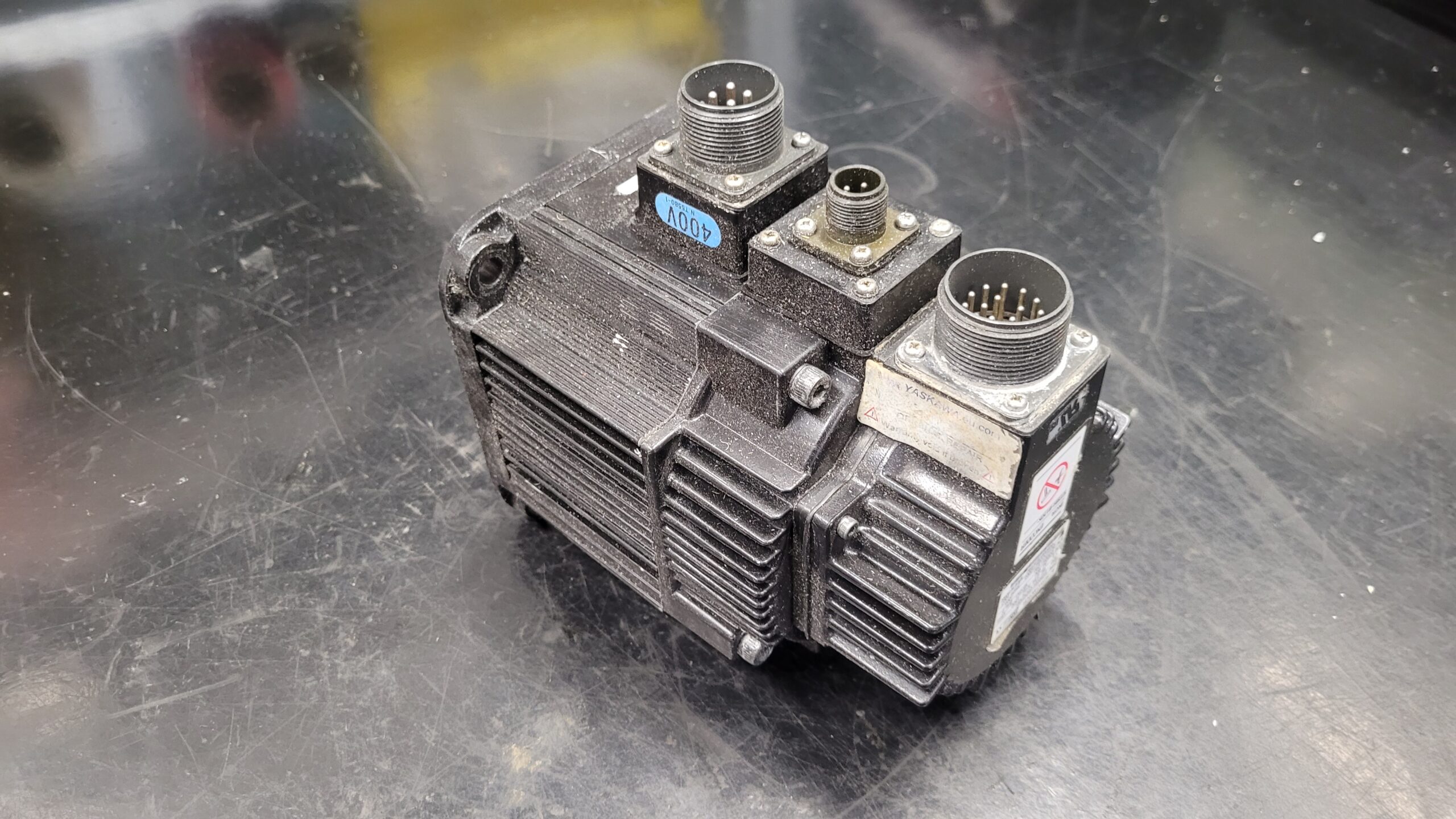 Yaskawa AC Servo Motor SGMGH-05DCA6H vor der Reparatur