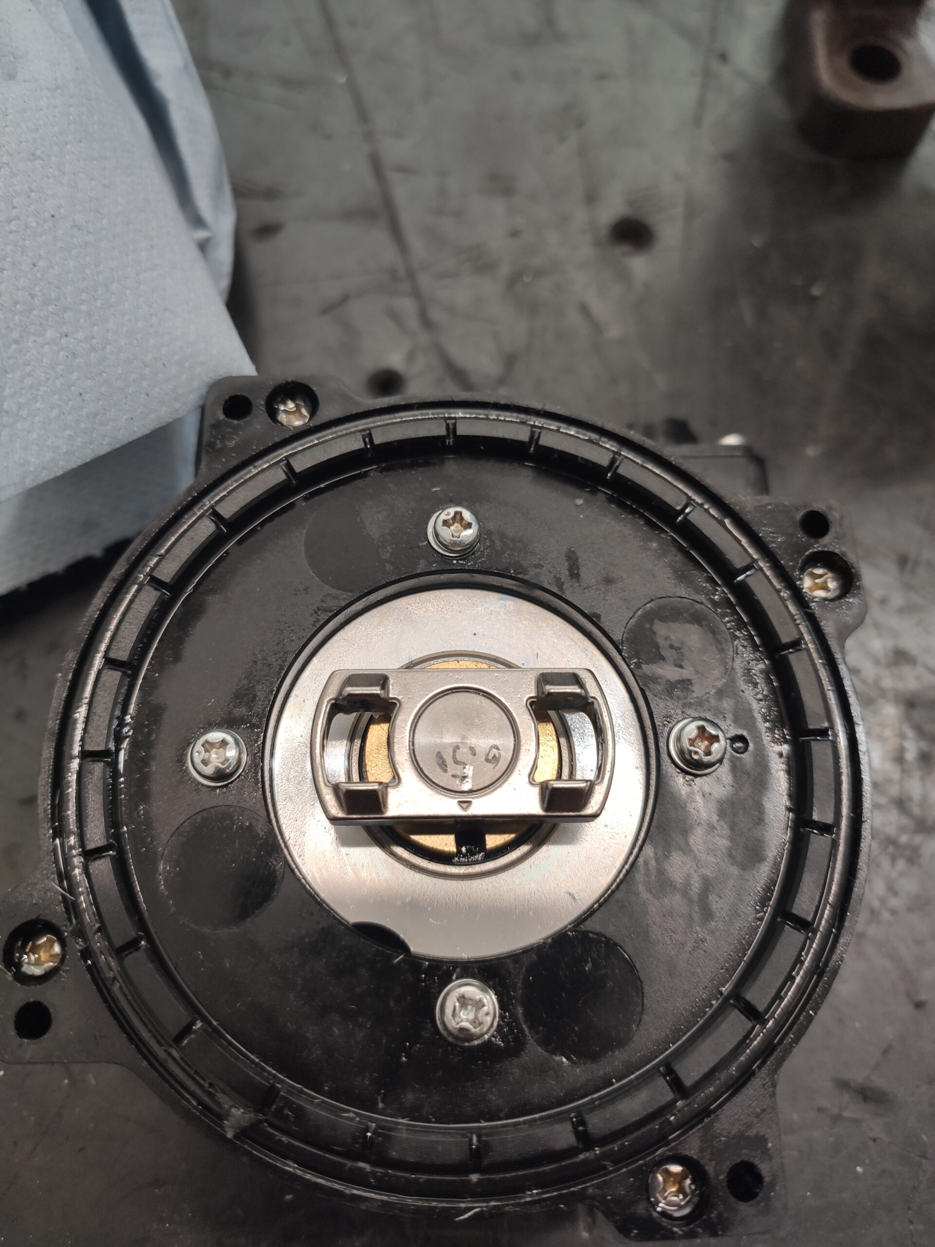 Yaskawa AC Servo Motor SGMSS-10A5A-SE11 vor der Reparatur Encoder Raum