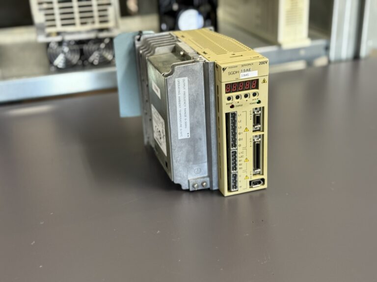 Yaskawa SGDH-15AE Servopack Hauptbild
