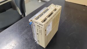 Yaskawa XD-08-MSD0 Xtradrive Servopack vor der Reparatur