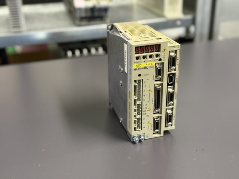 Yaskawa XtraDrive XD-02-MSDL Servopack Hauptansicht