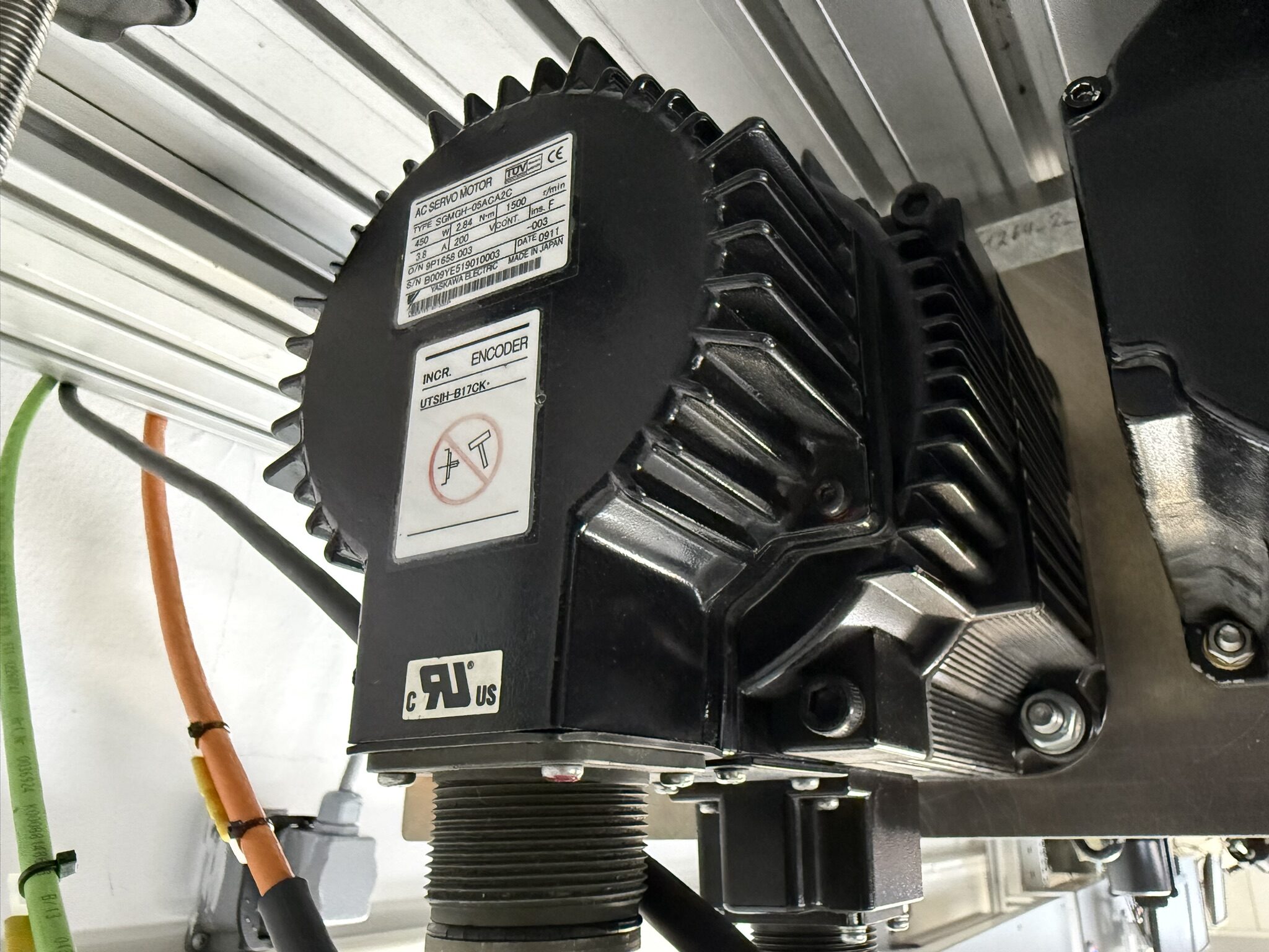 Yaskawa AC Servo Motor SGMGH-05ACA2C Typenschild 2