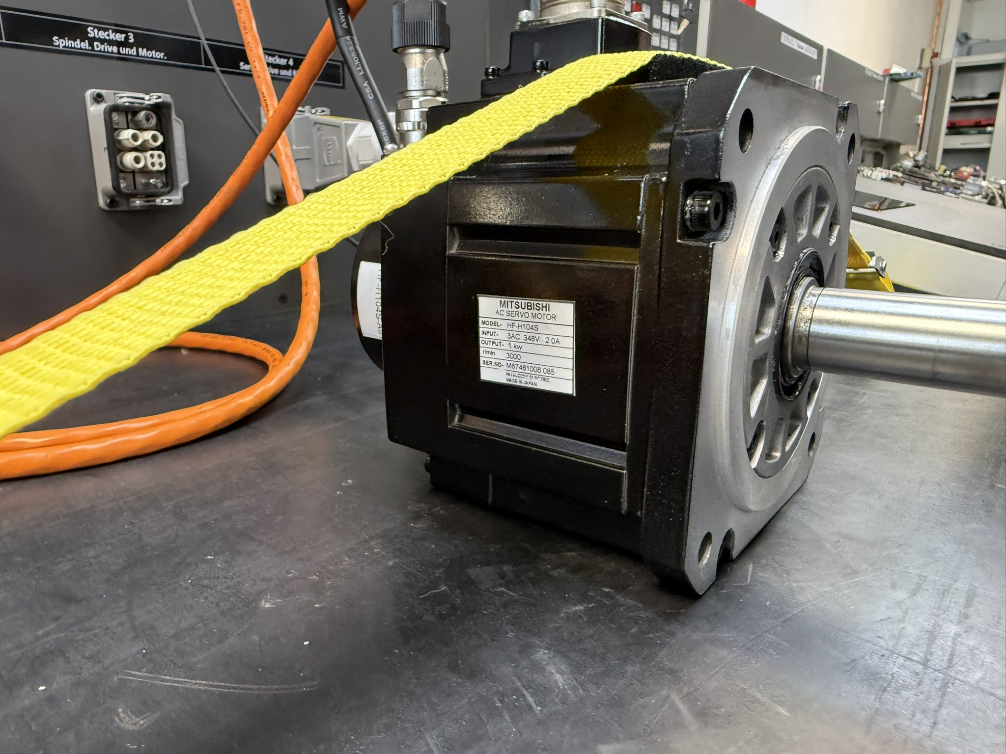 Mitsubishi AC Servo Motor HF-H104S Typenschild