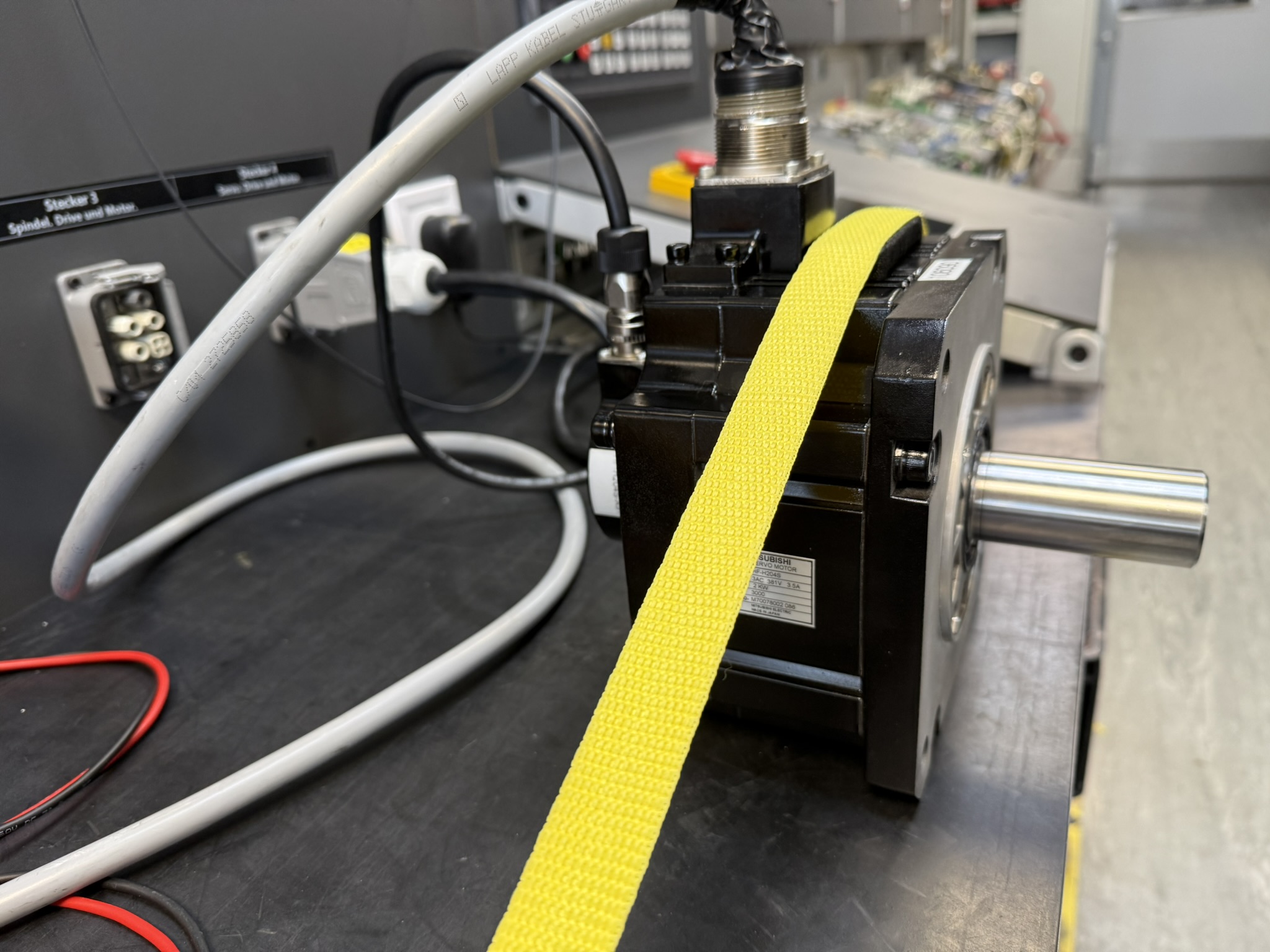 Mitsubishi AC Servo Motor HF-H204S Seite 1