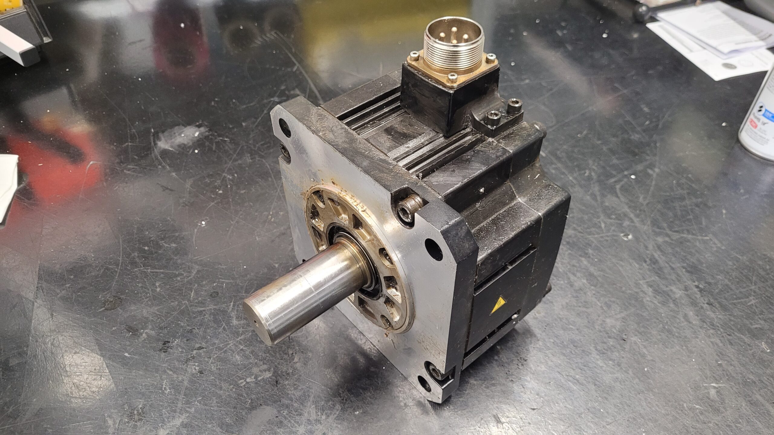 Mitsubishi AC Servo Motor HF-H204S vor der Reparatur 1