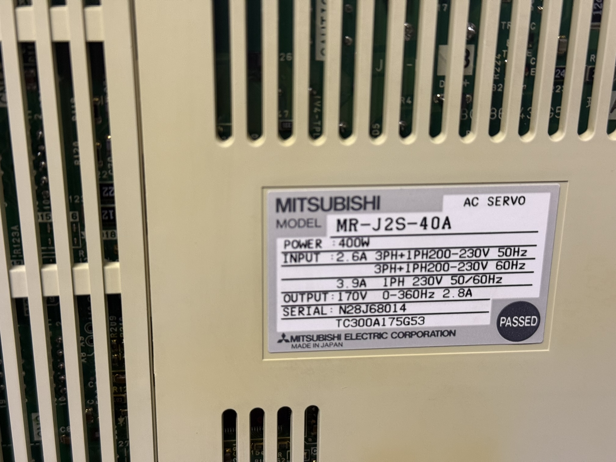 Mitsubishi MR-J2S-40A Servo Drive Unit Typenschild