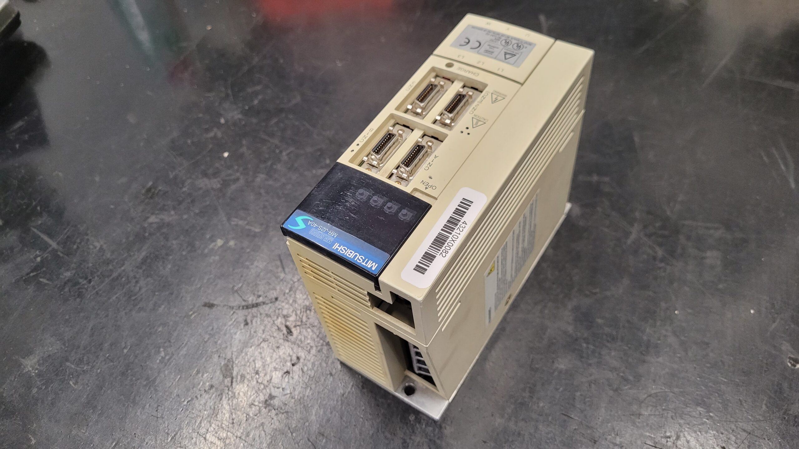 Mitsubishi MR-J2S-40A Servo Drive Unit vor der Reparatur 1