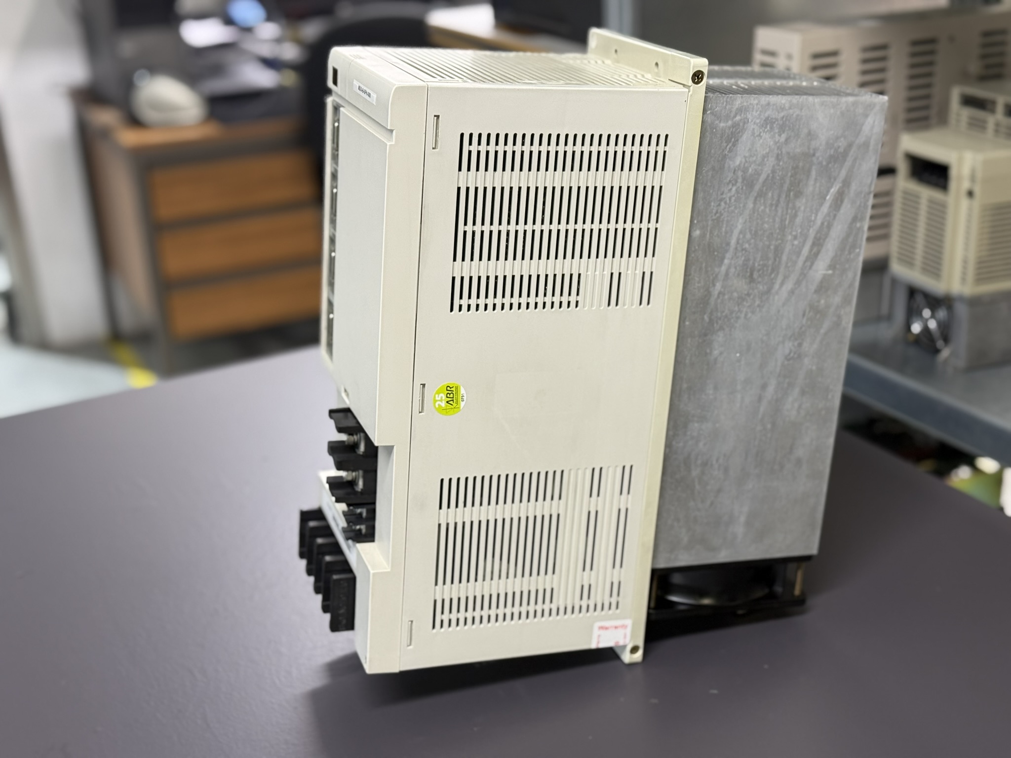 Mitsubishi Spindle Drive Unit MDS-B-SPH-300 Seite 4