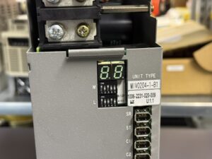 Okuma MIV0204-1-B1 Servo Drive Unit Typenschild