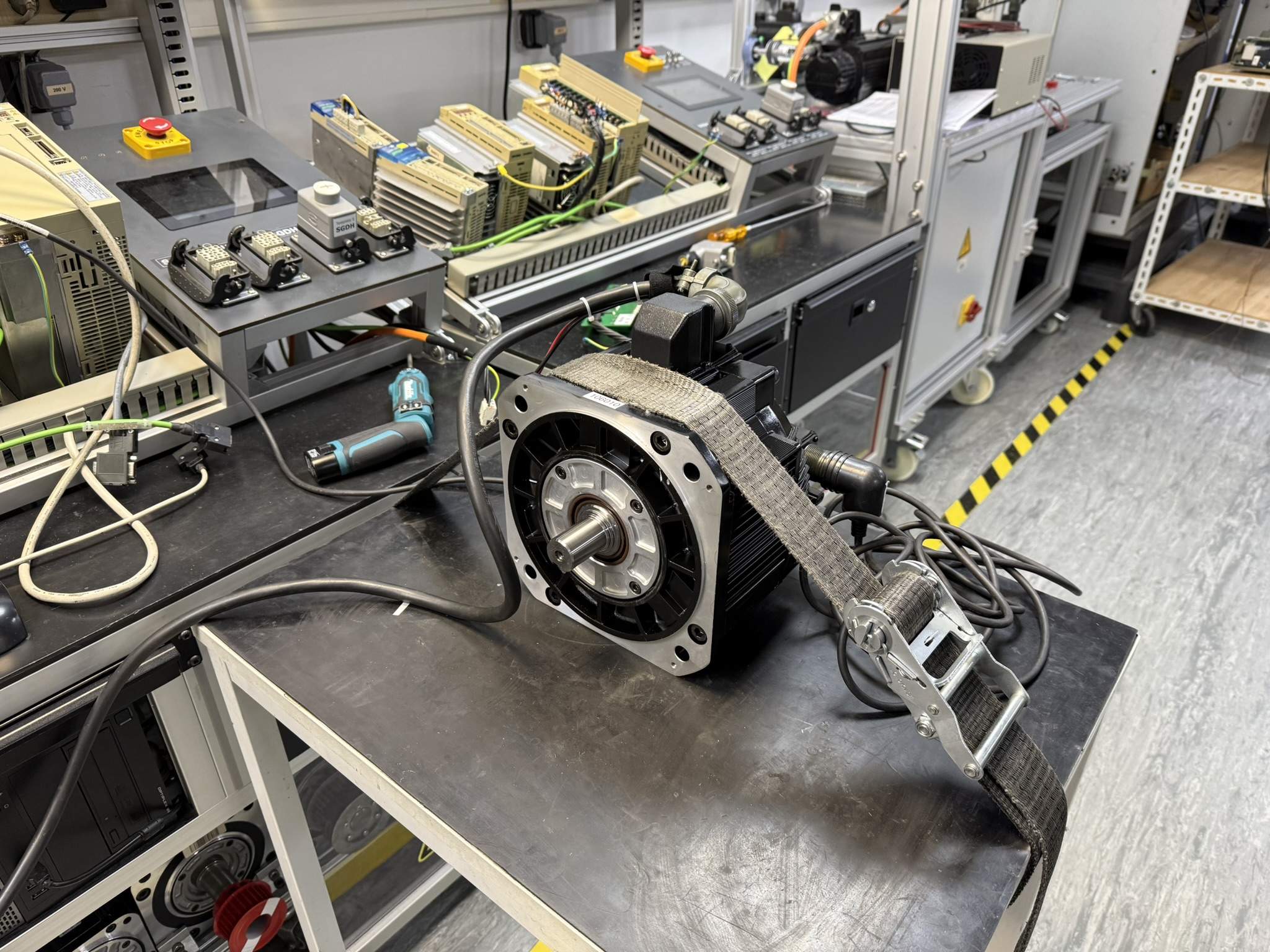 Yaskawa AC Servo Motor SGMDH-32A2A-YR33 Hauptbild