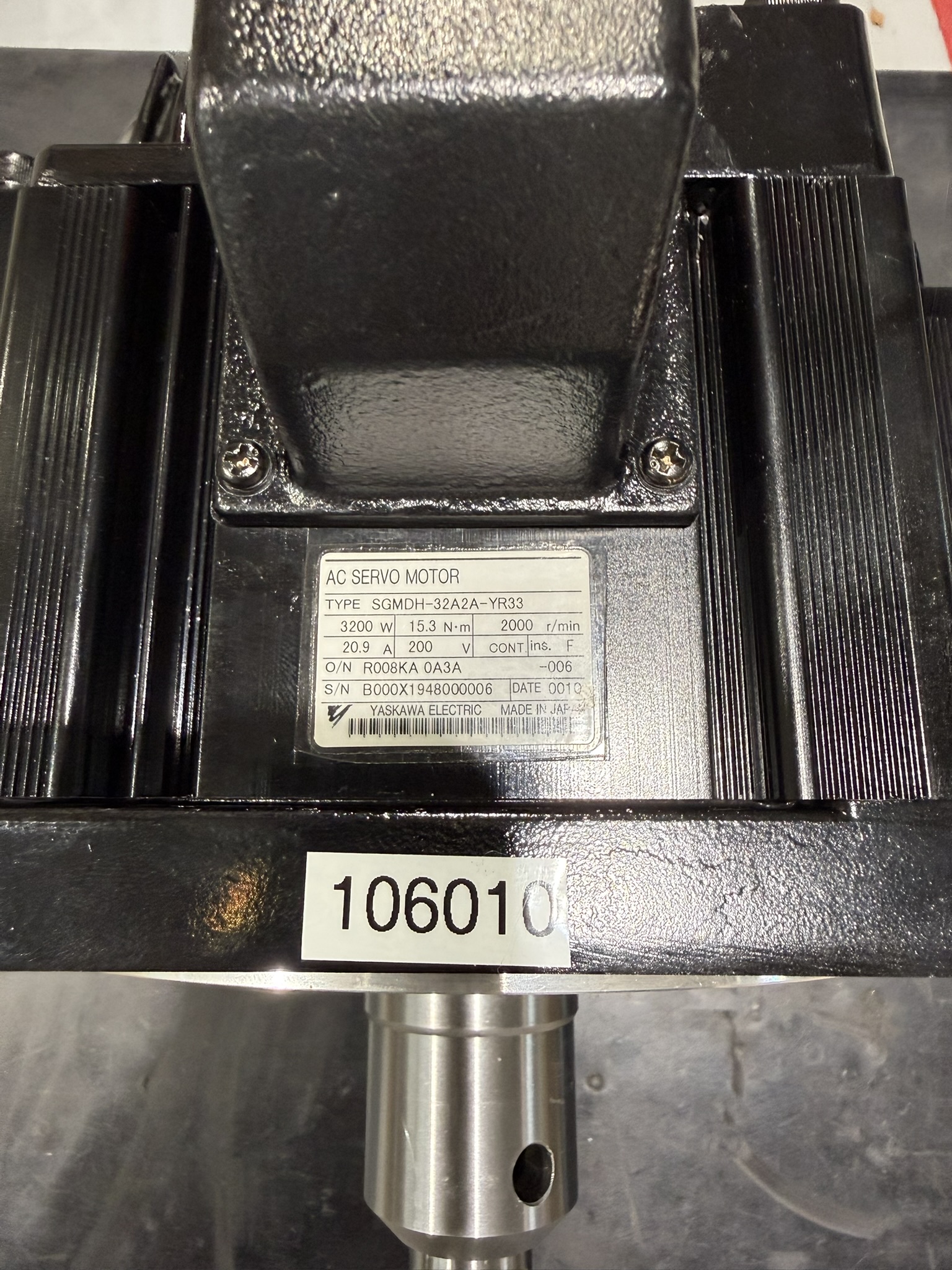 Yaskawa AC Servo Motor SGMDH-32A2A-YR33 Typenschild