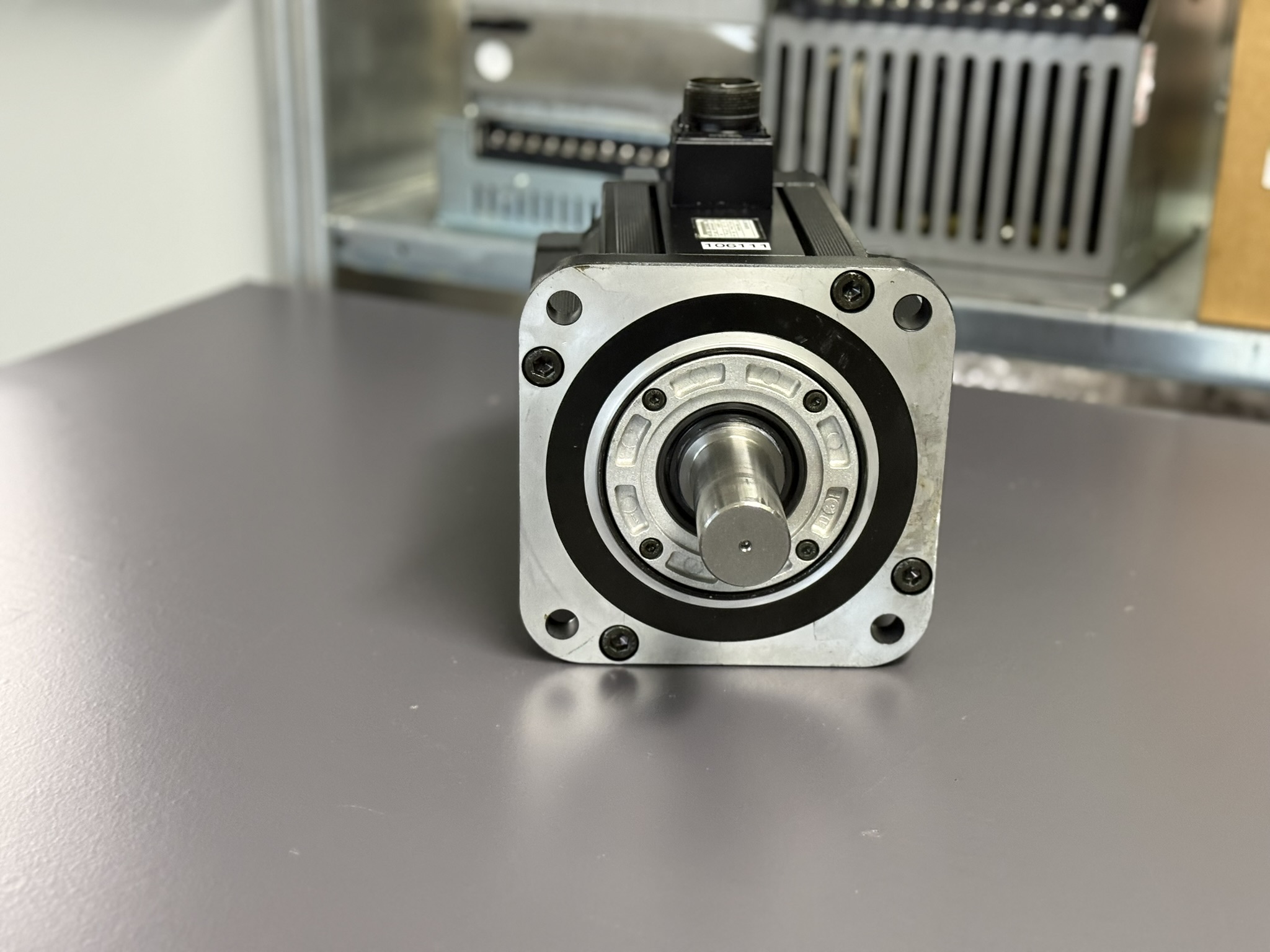 Yaskawa AC Servo Motor SGMG-44A2AAG Front