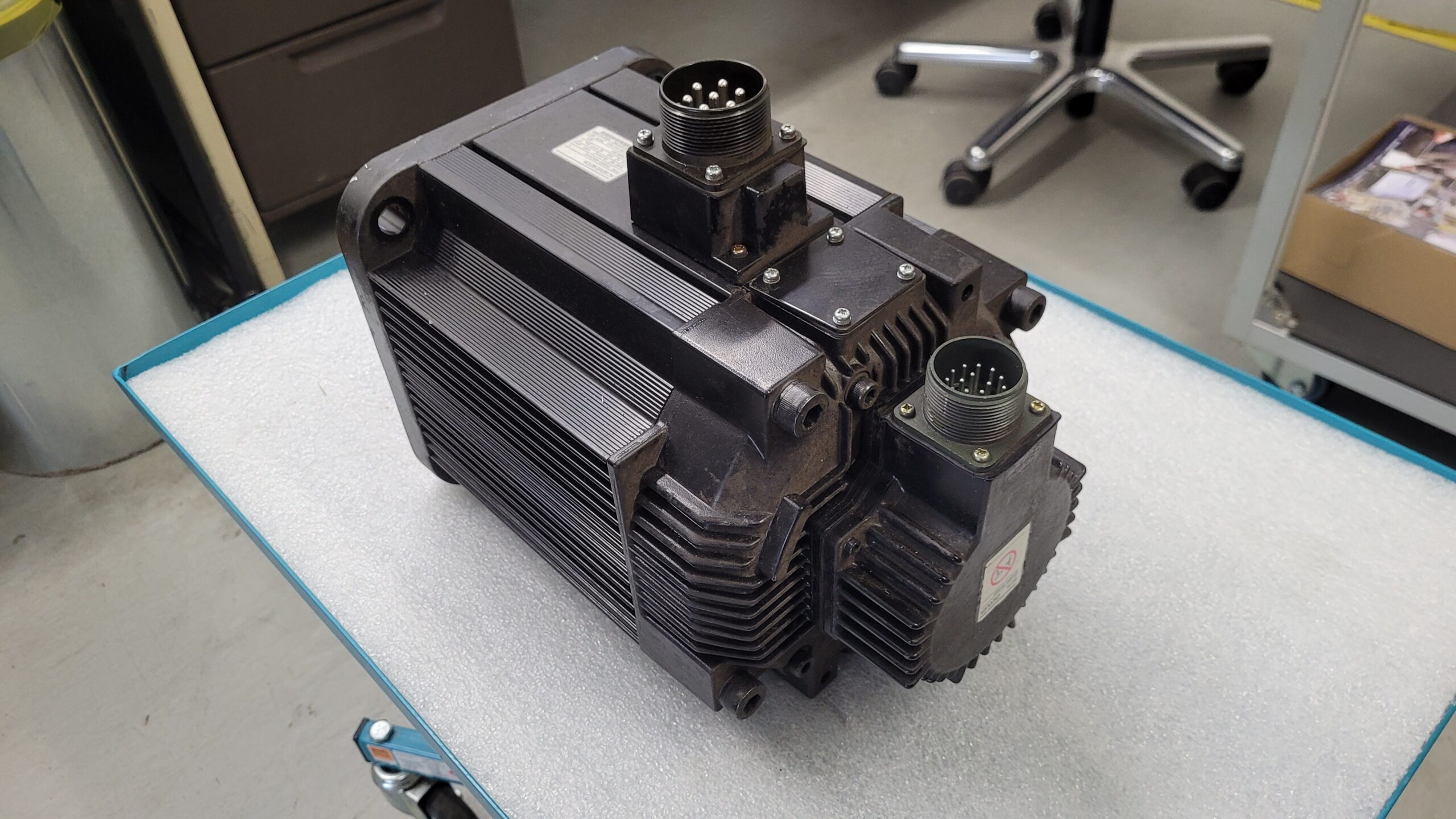 Yaskawa AC Servo Motor SGMG-44A2AAG vor der Reparatur 2