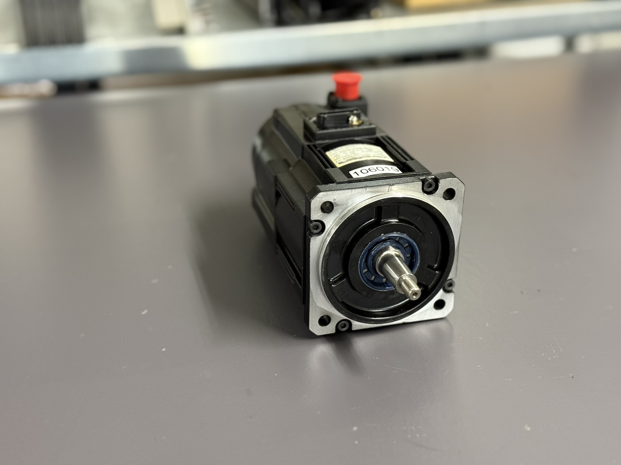 Yaskawa AC Servo Motor SGMGS-05A5W-SE12 Ansicht front