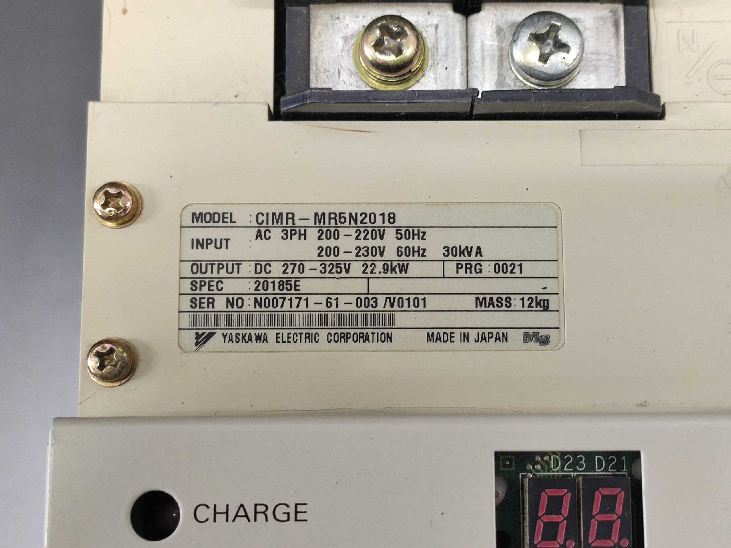Yaskawa CIMR-MR5N2015 Converter Unit Typenschild