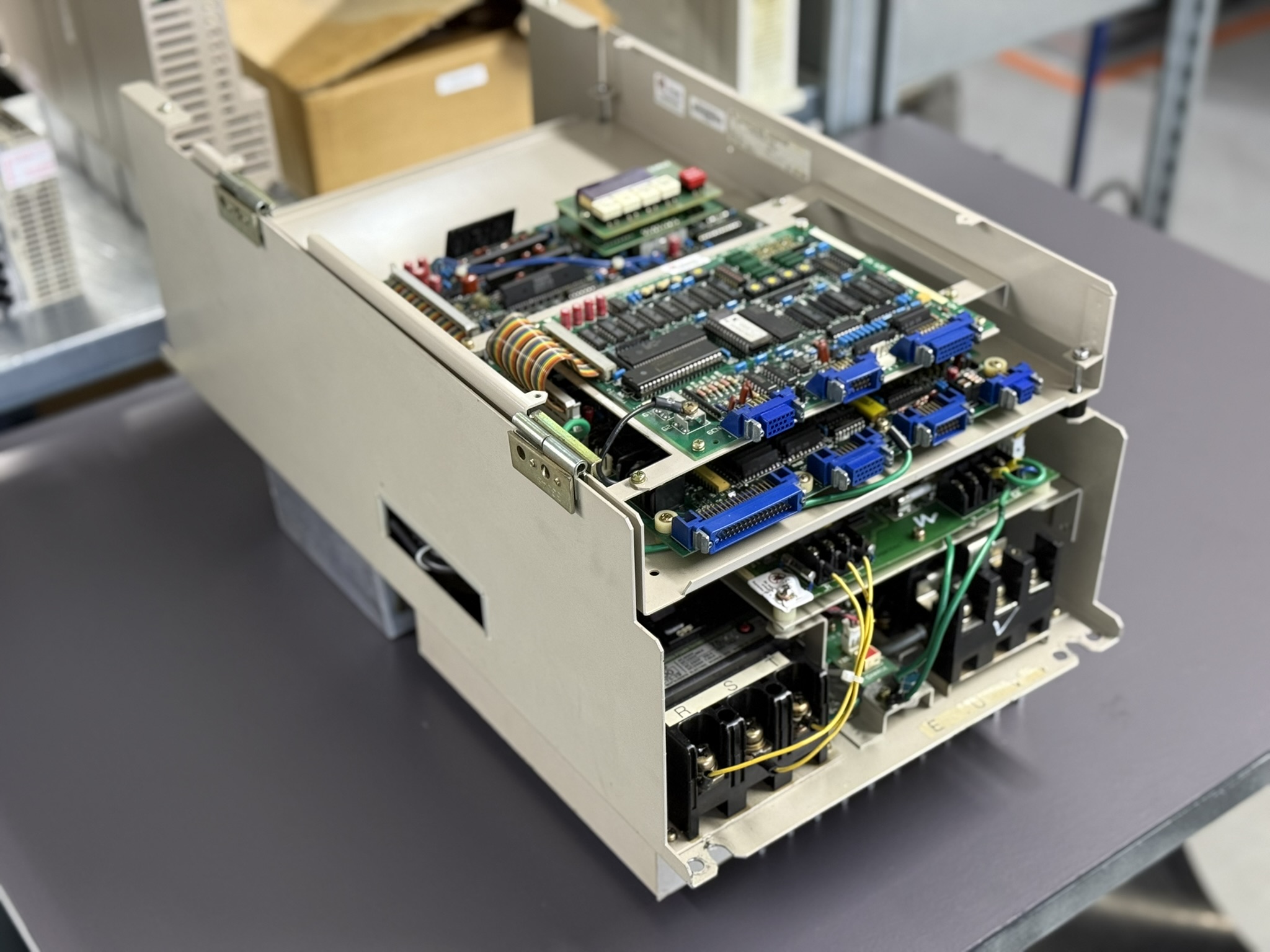 Yaskawa CIMR-MTIII-11K Spindle Drive Unit Seite 4