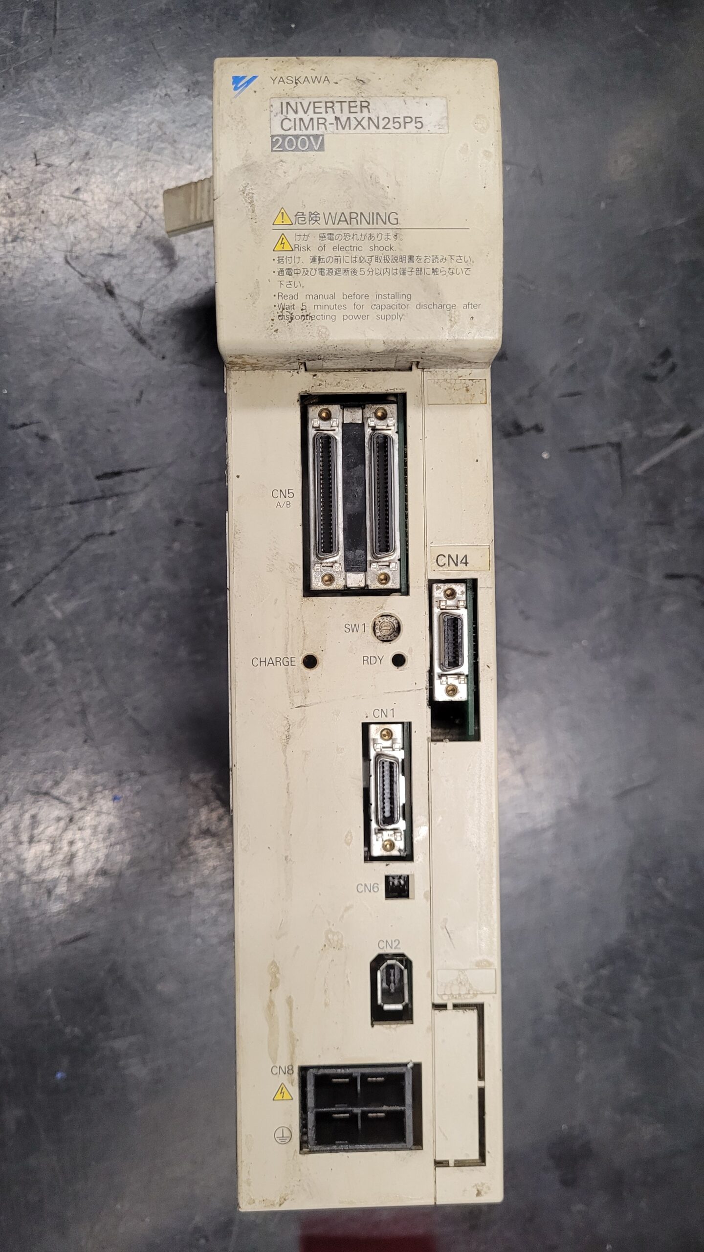 Yaskawa CIMR-MXN25P5 Inverter Unit vor der Reparatur