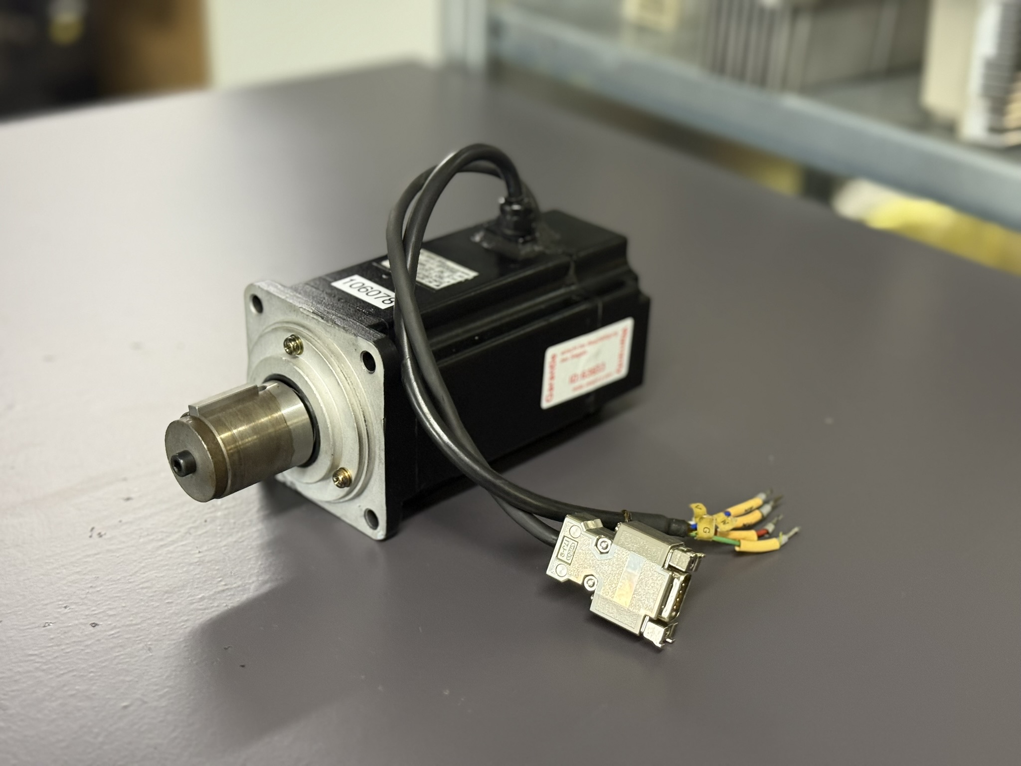 Yaskawa SGM-08V316S Servo Motor Seite 2