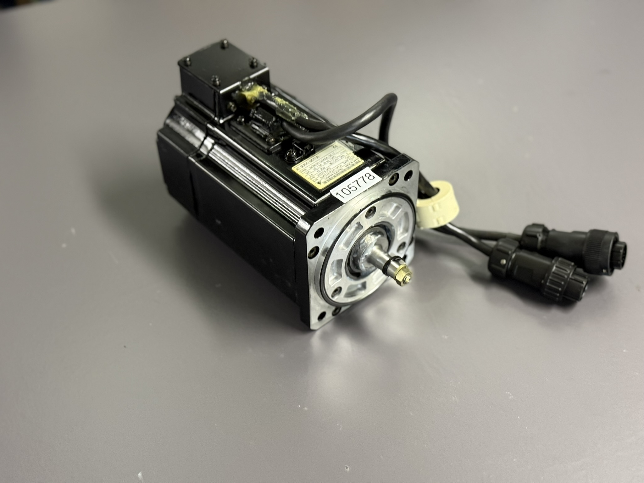 Yaskawa SGMGH-03A5A-SE11 AC Servo Motor Ansicht von oben