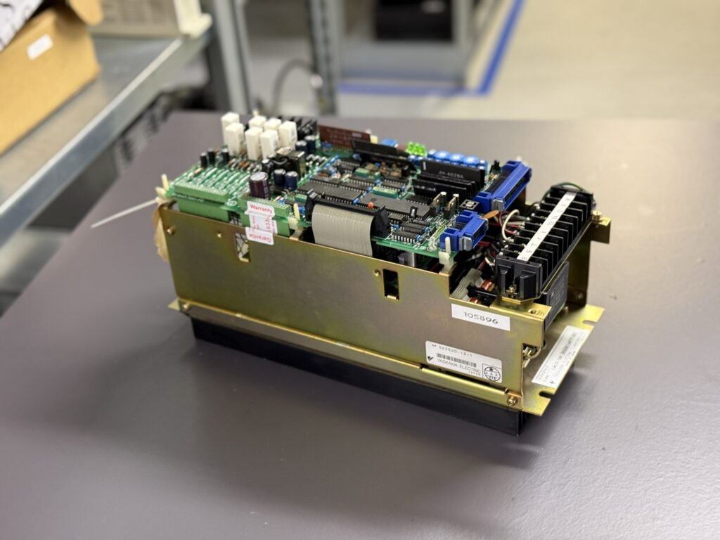 Yaskawa Servopack CACR-SR05SB1AFY187 Seite 1