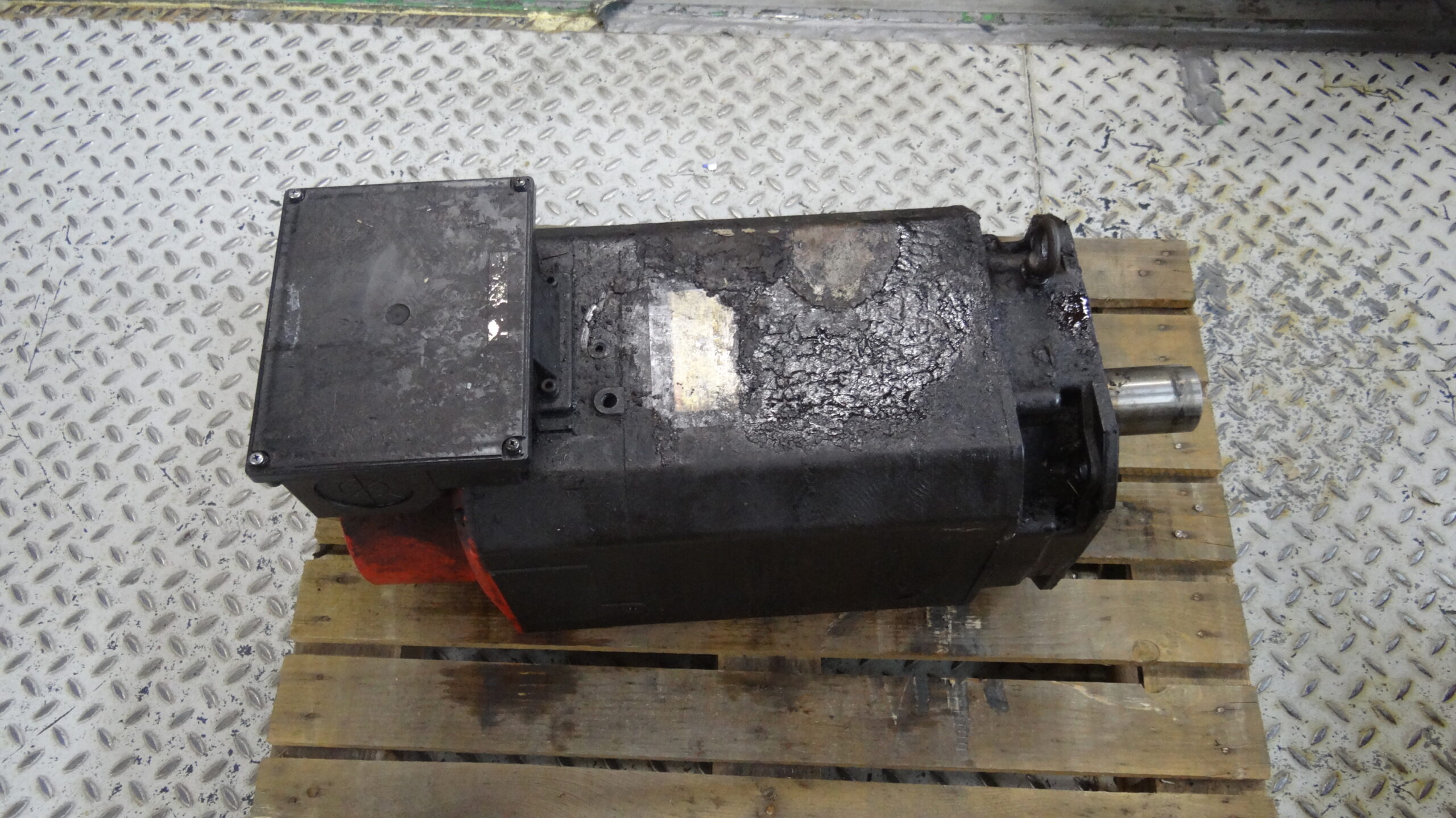 Fanuc Alpha 22 AC Spindle Motor A06B-0859-B100 vor der Reparatur