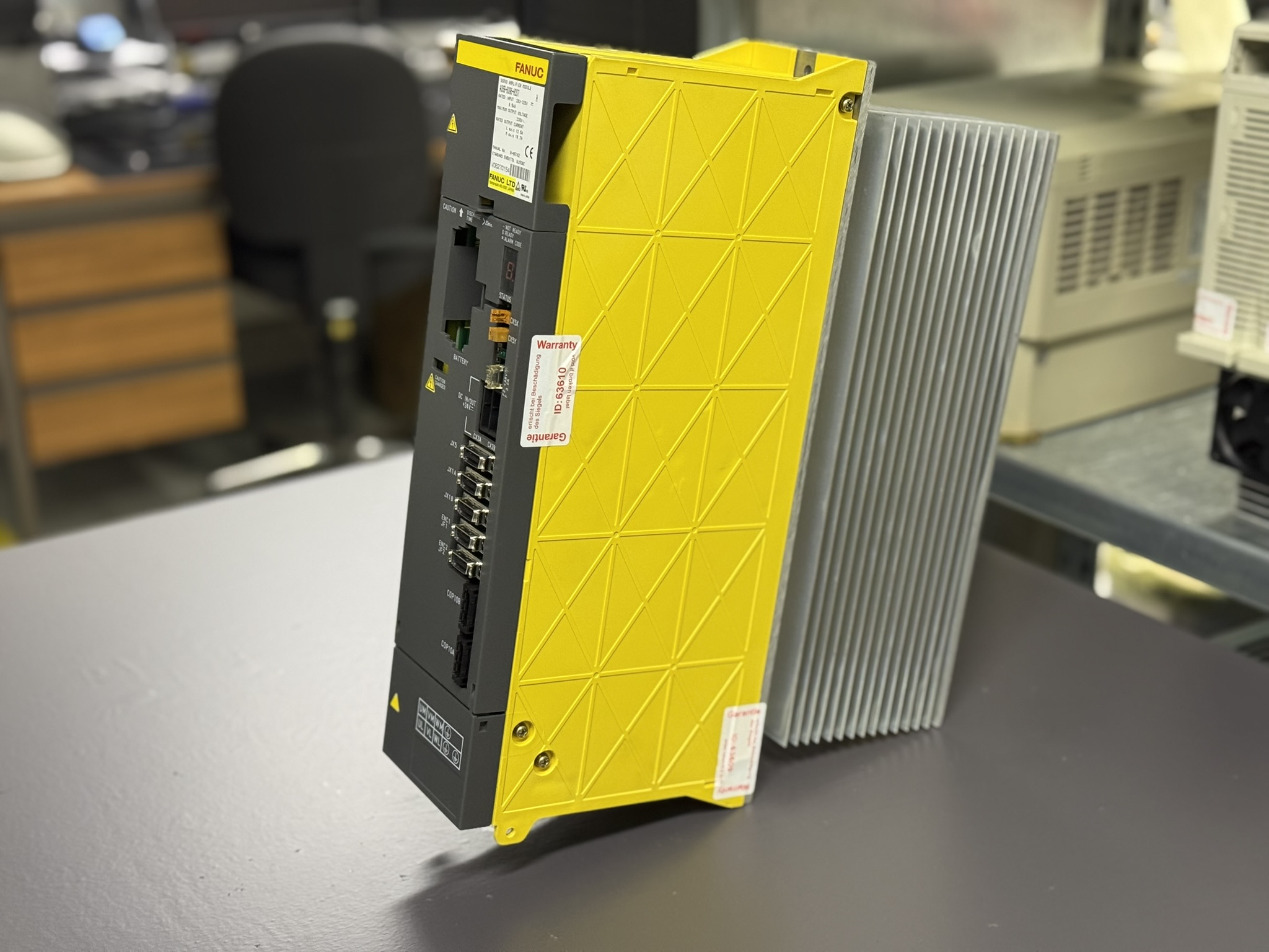 Fanuc Servo Amplifier A06B-6096-H207 Seite 3