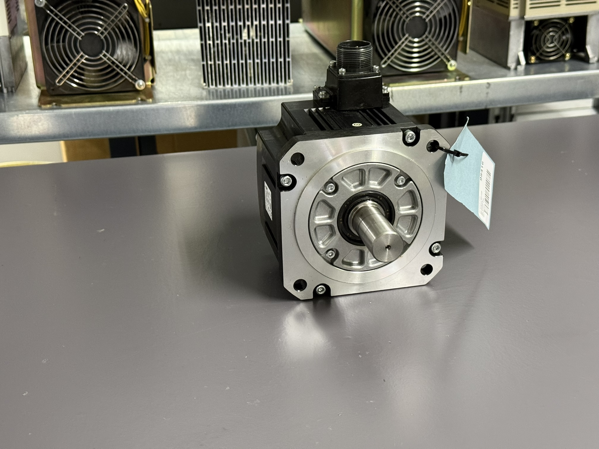 Mitsubishi HG-H104S rem HG-H104S-D48 AC Servo Motor Front