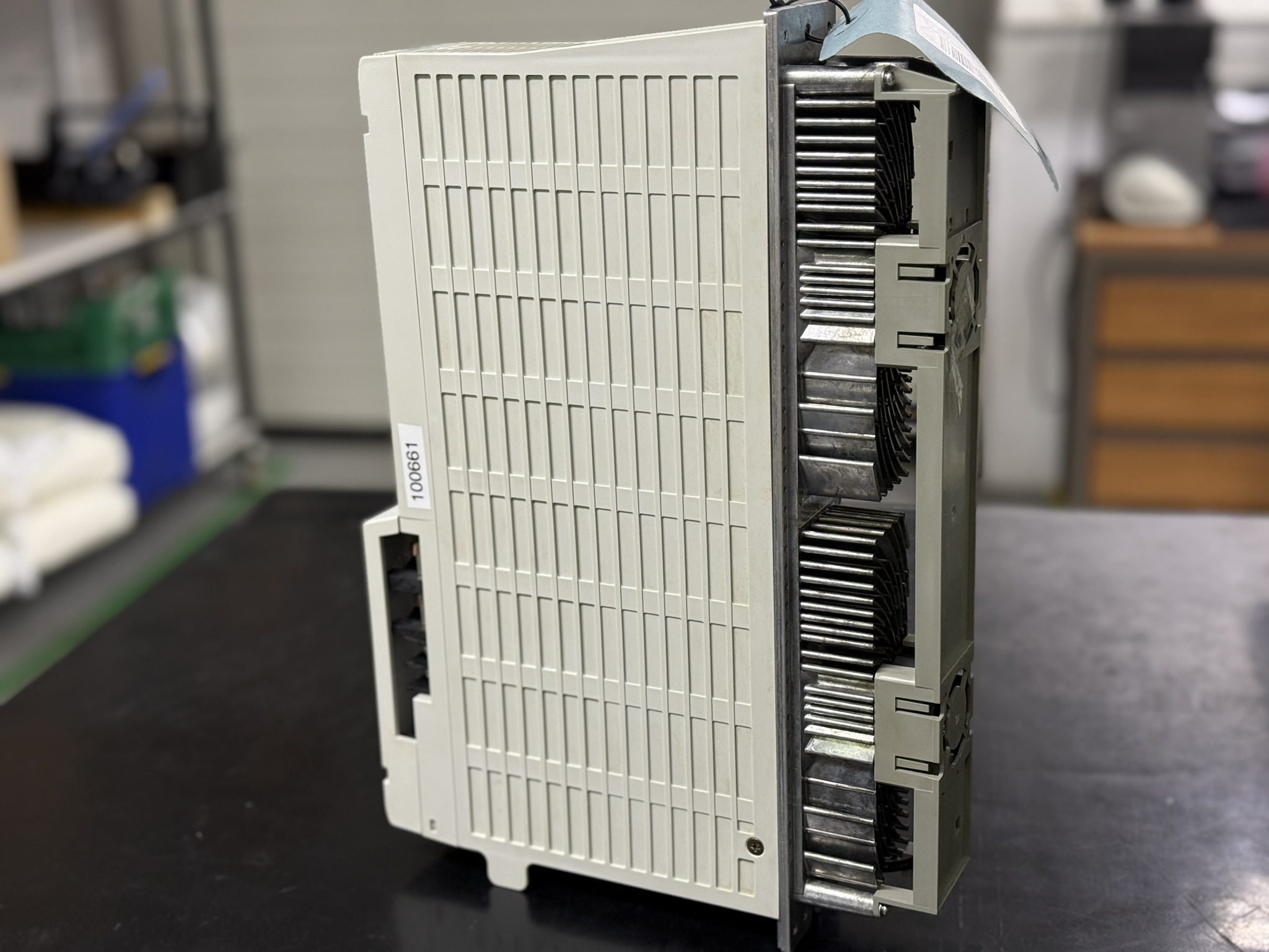 Mitsubishi MDS-C1-V2-2003 Servo Drive Unit Seite 1