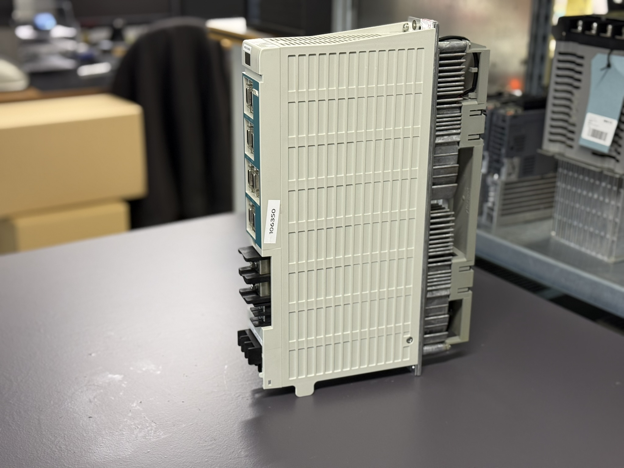 Mitsubishi Servo Drive Unit MDS-C1-V2-3520S Seite 1