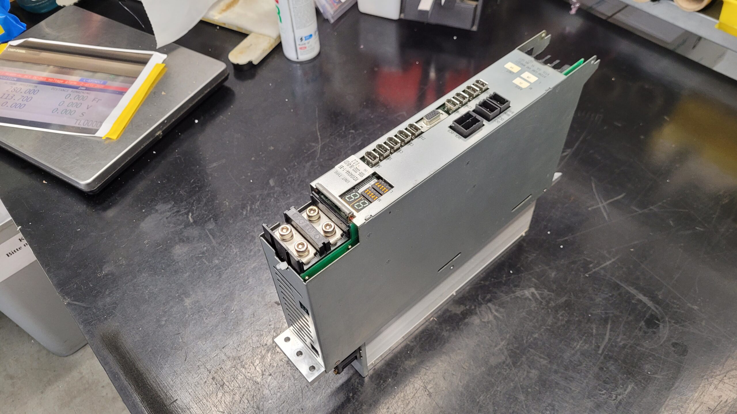 Okuma Servo Drive MIV0404A-1-B5 1006-2232 vor der Reparatur