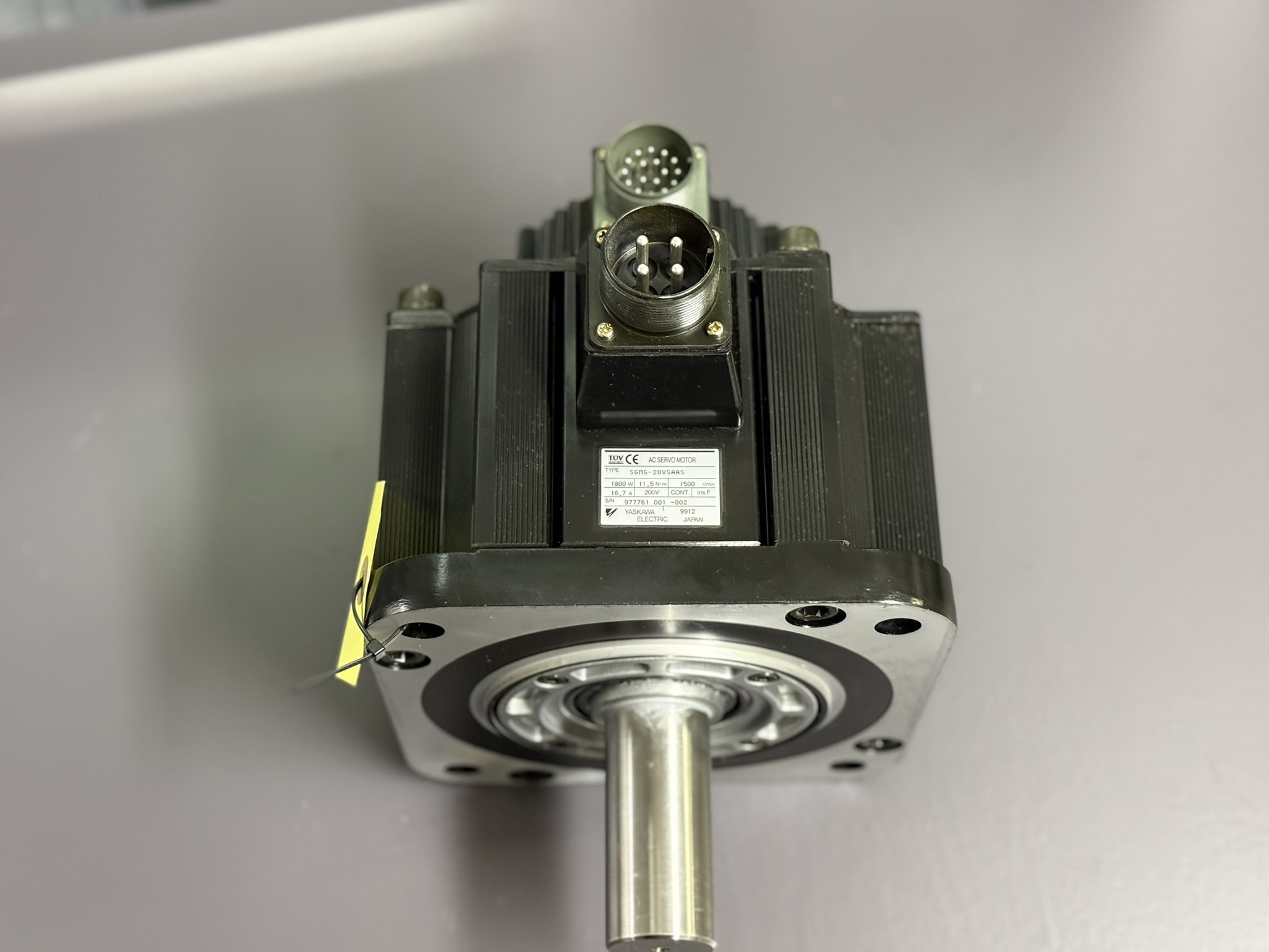 Yaskawa AC Servo Motor SGMG-20VSAAS Ansicht oben