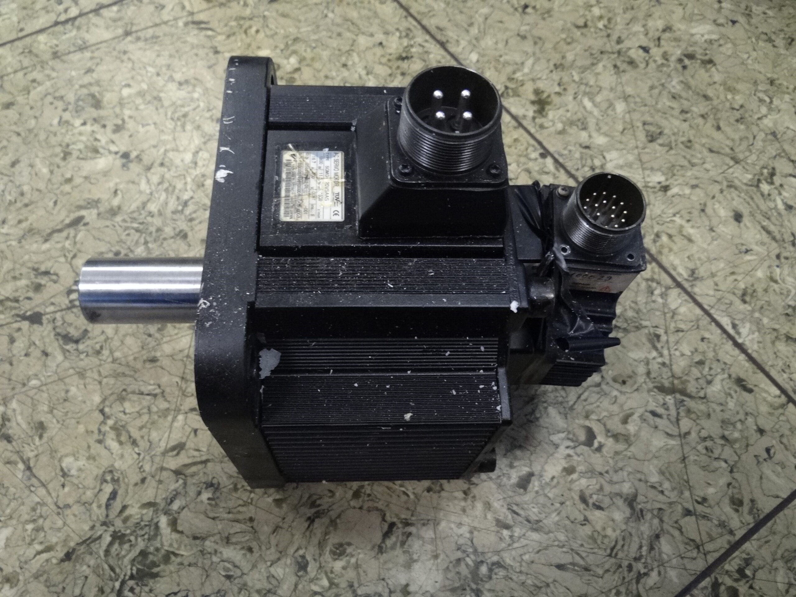Yaskawa AC Servo Motor SGMG-20VSAAS vor der Reparatur