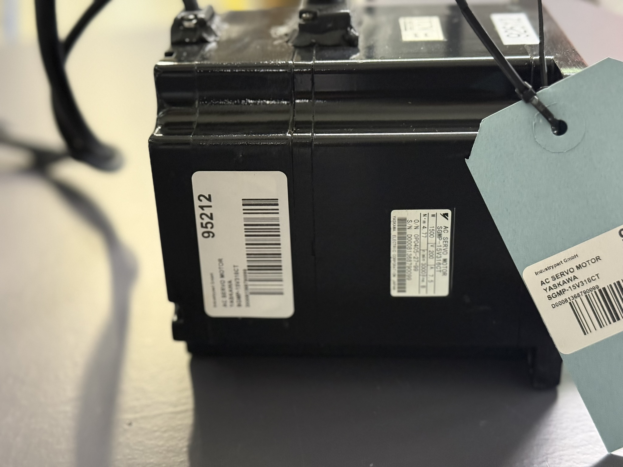 Yaskawa AC Servo Motor SGMP-15V316CT Seite 4