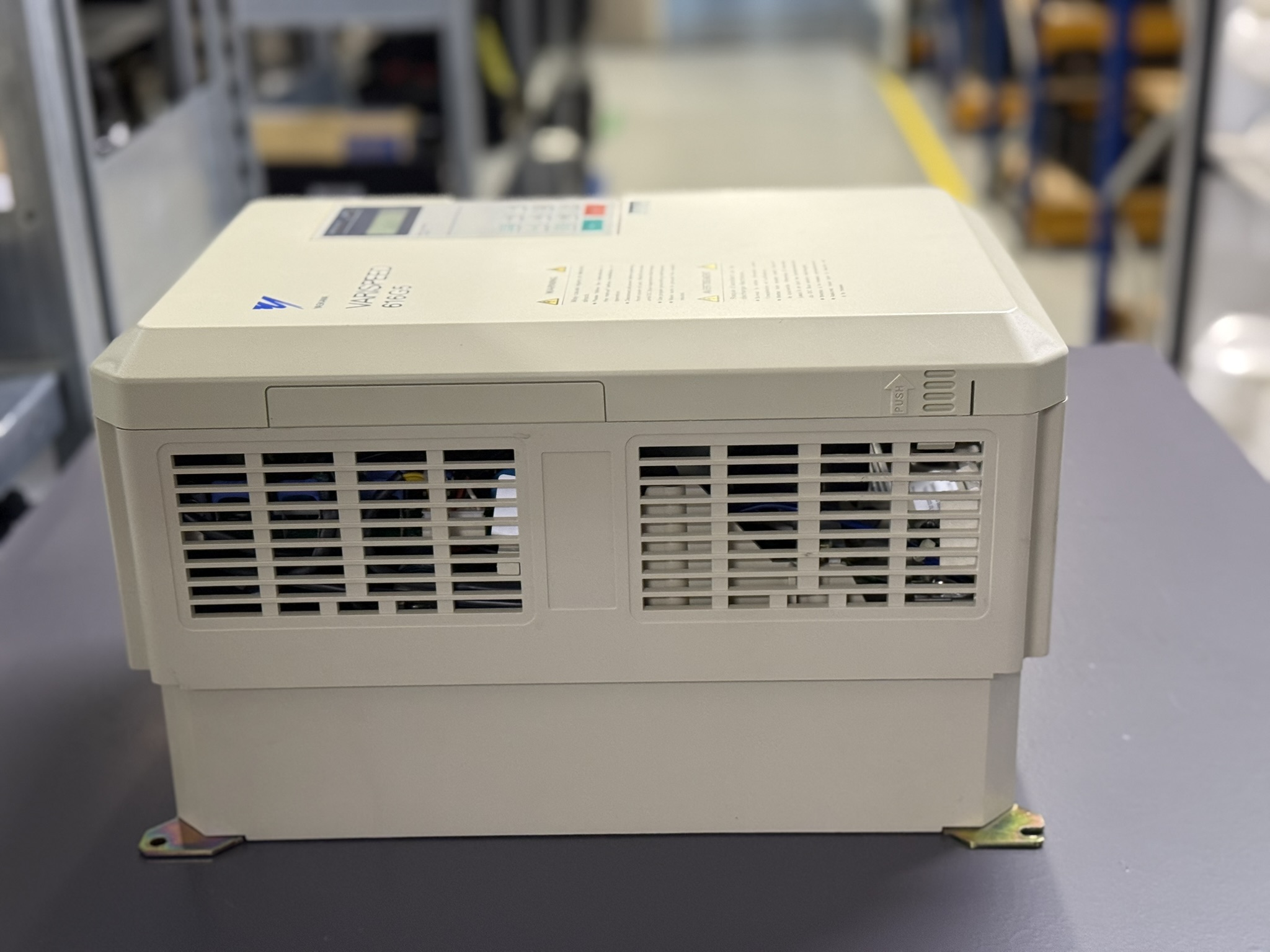 Yaskawa CIMR-G5C4011 Varispeed 6161G5 Ansicht 3