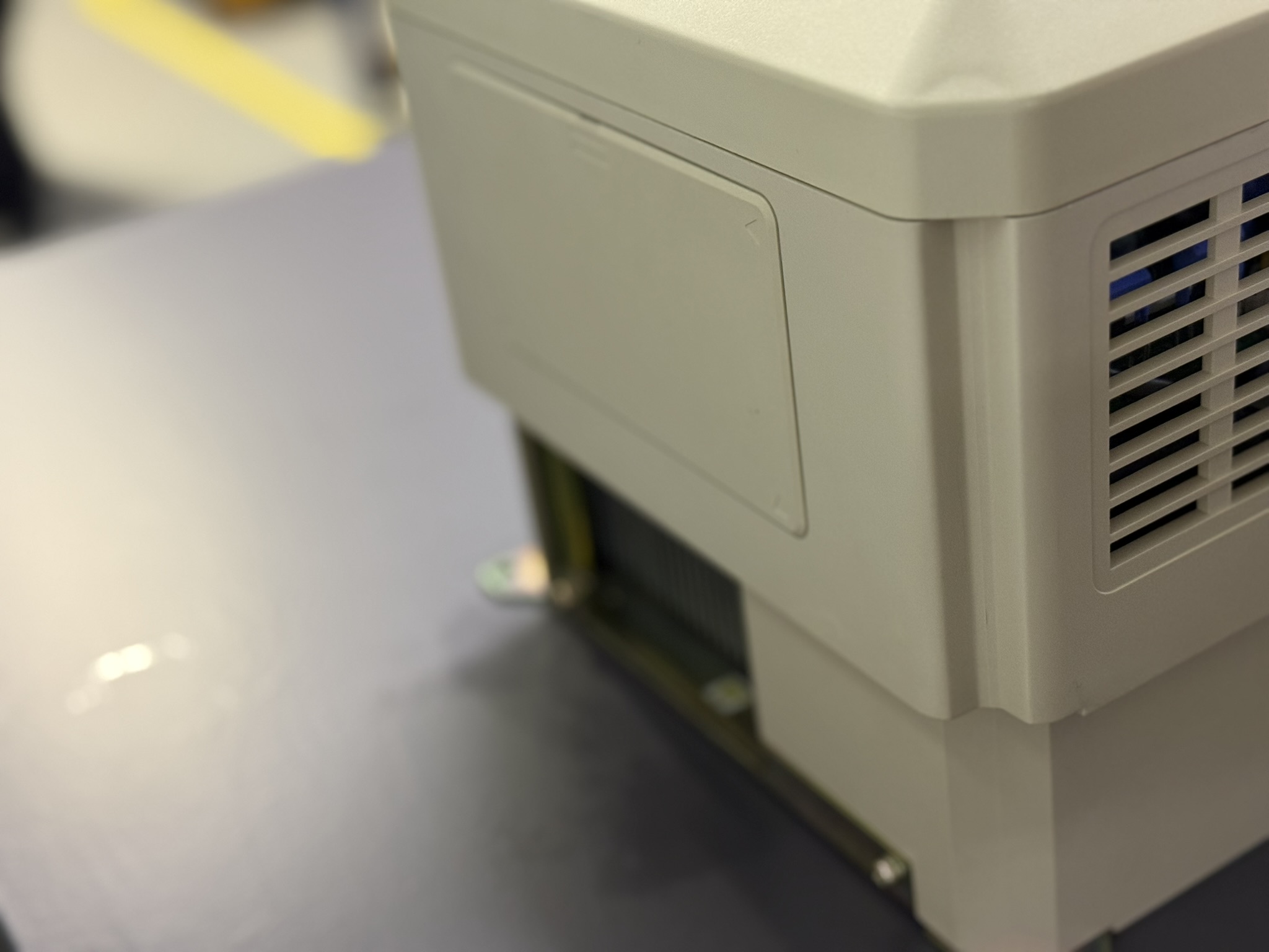 Yaskawa CIMR-G5C4011 Varispeed 6161G5 Ansicht hinten