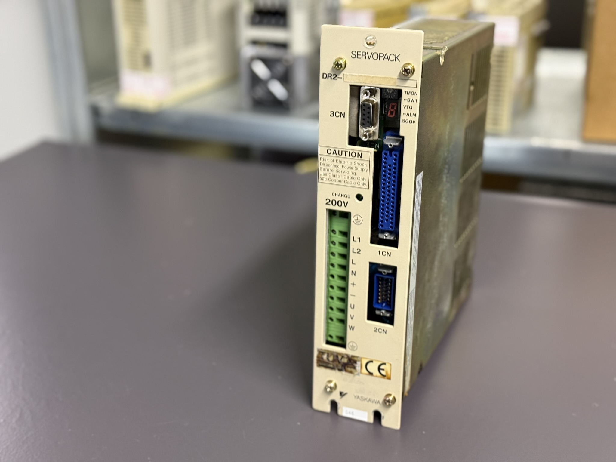 Yaskawa DR2-01AC AC Servopack Seite 1