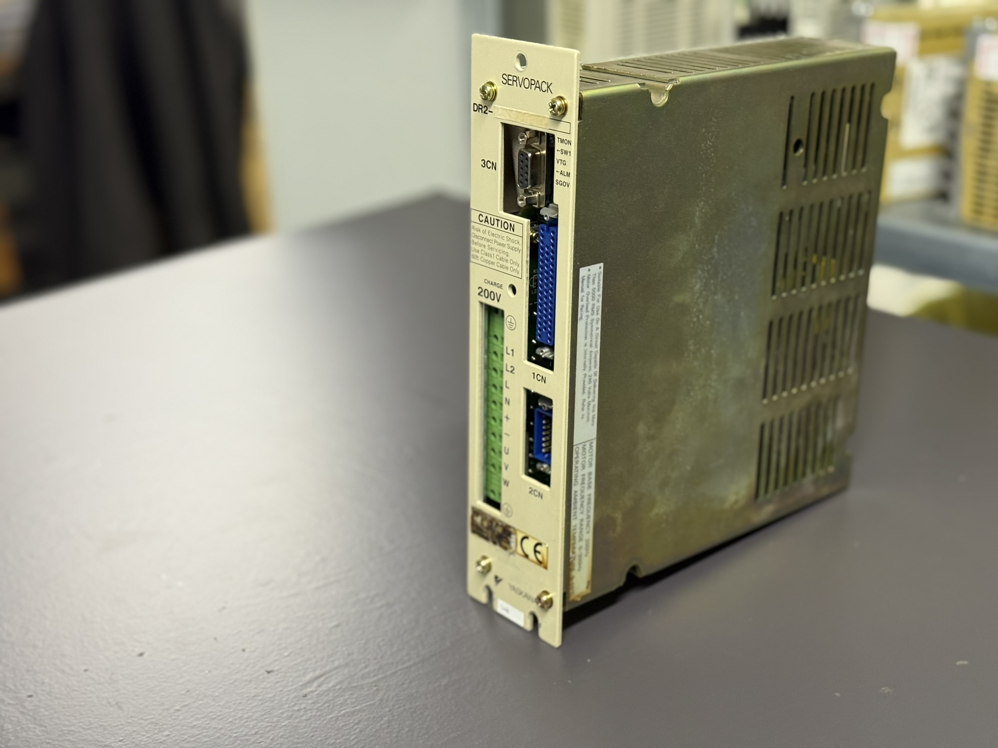 Yaskawa DR2-01AC AC Servopack Seite 2