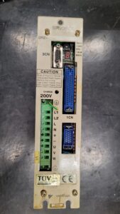 Yaskawa DR2-01AC AC Servopack vor der Reparatur