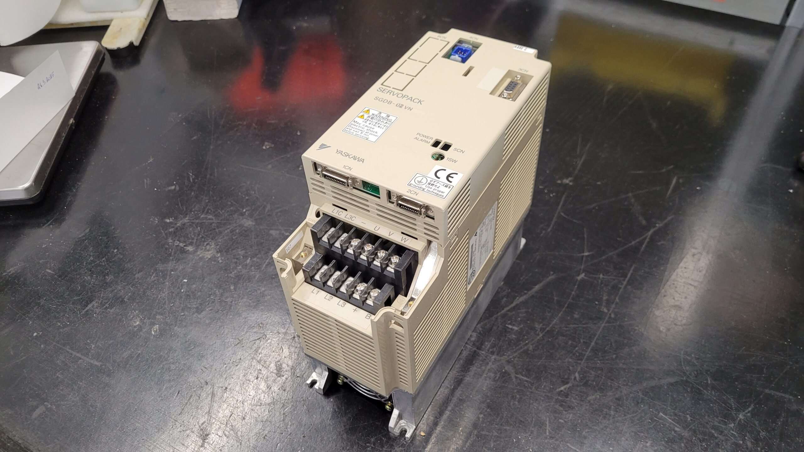 Yaskawa SGDB-02VN AC Servopack vor der Reparatur