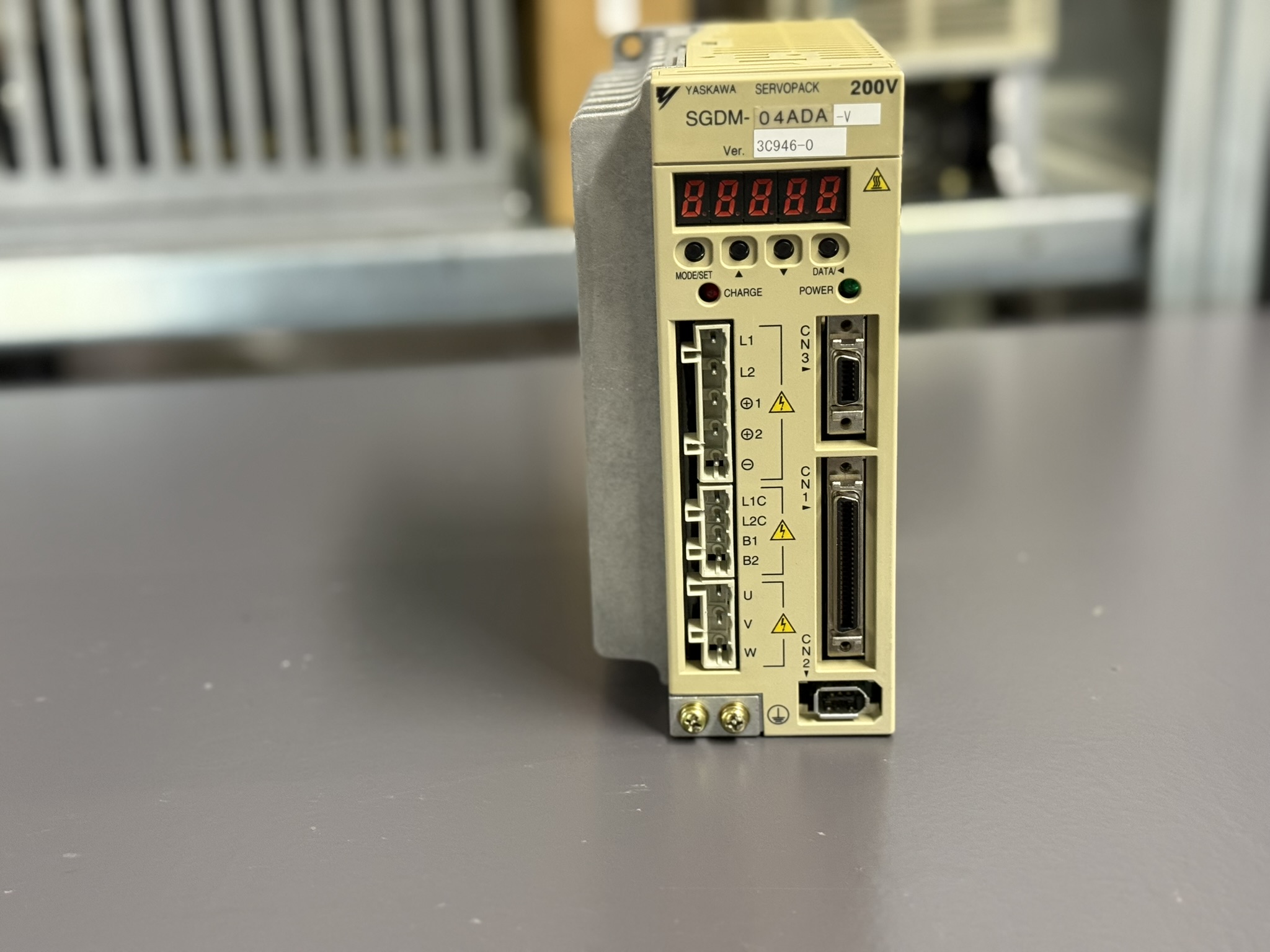 Yaskawa SGDM-04ADA-V AC Servopack Front