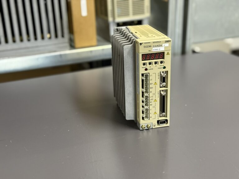 Yaskawa SGDM-04ADA-V AC Servopack Hauptbild