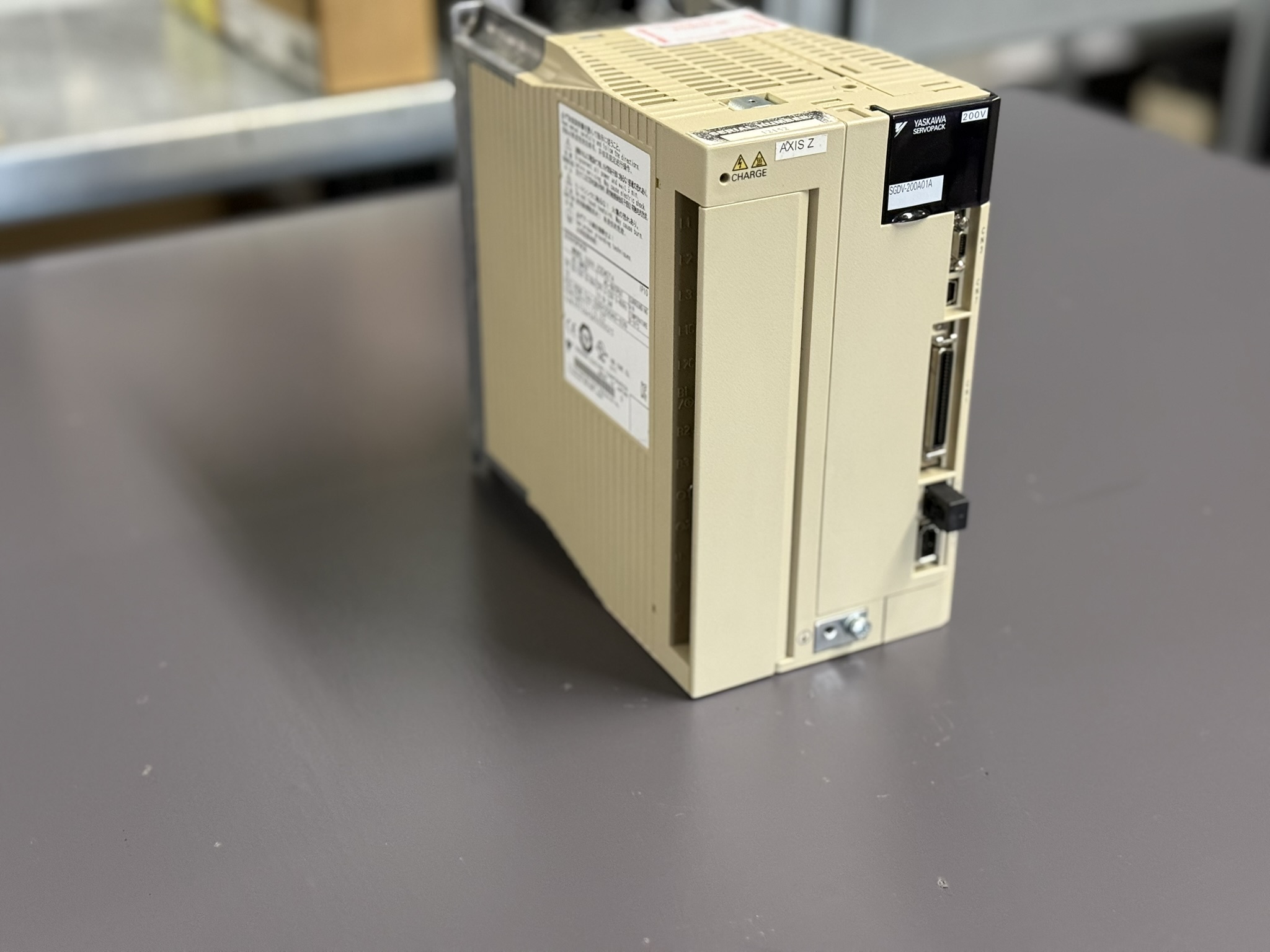 Yaskawa SGDV-200A01A Servopack Hauptbild