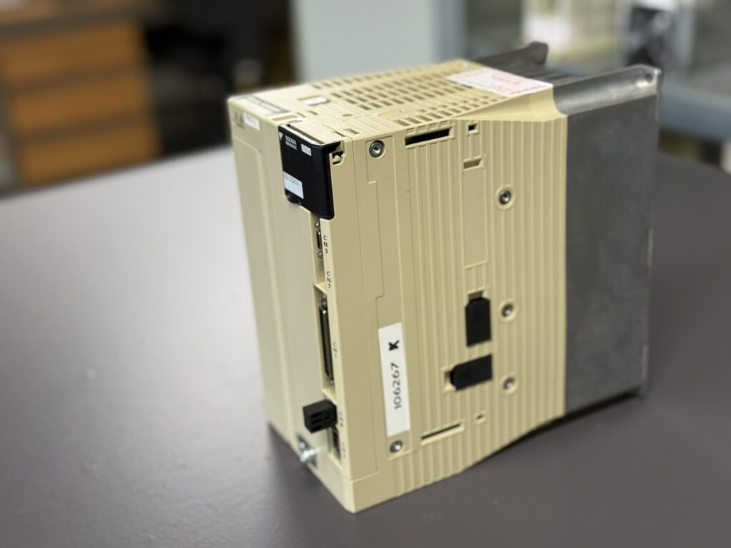 Yaskawa SGDV-200A01A Servopack Seite 3