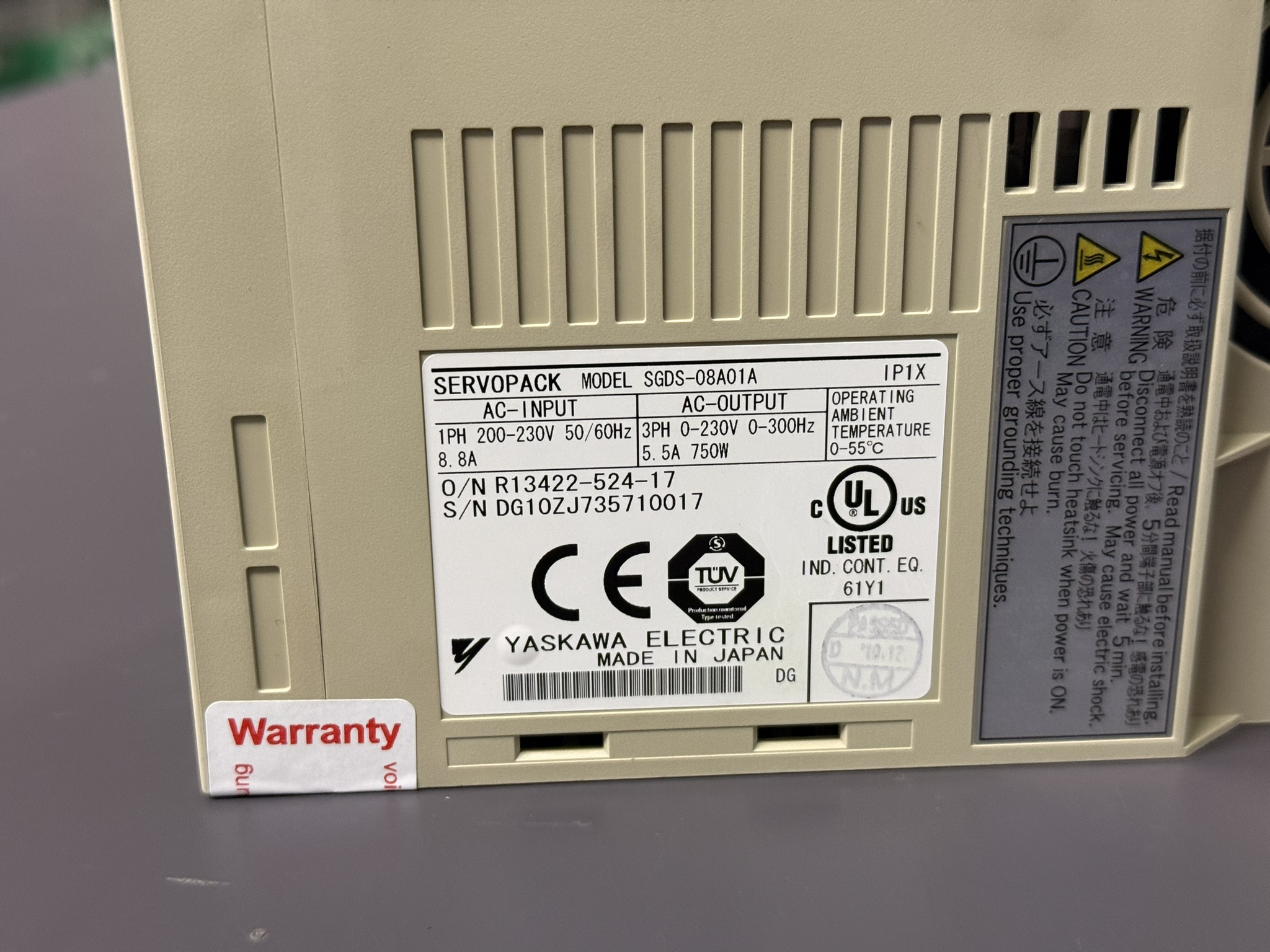 Yaskawa Servopack SGDS-08A01A Typenschild