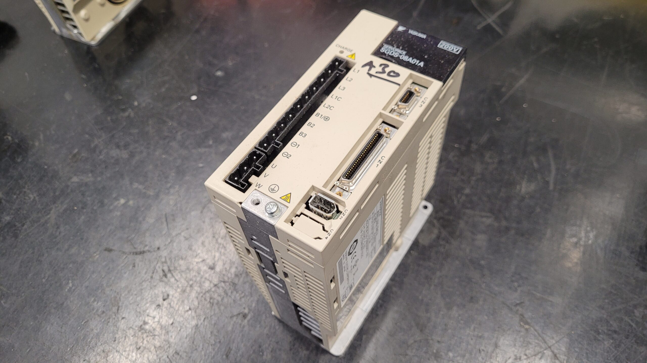 Yaskawa Servopack SGDS-08A01A vor der Reparatur