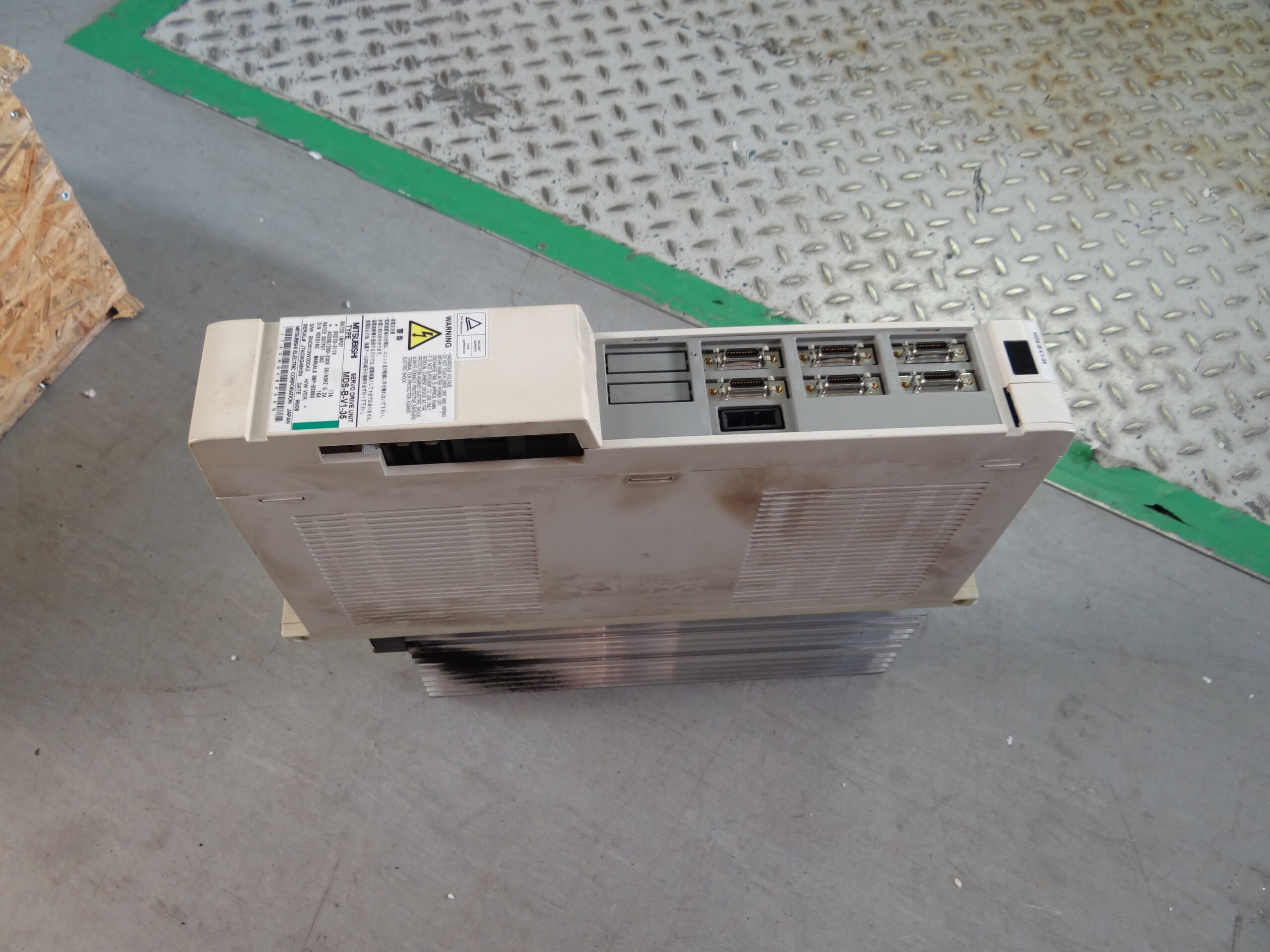 Mitsubishi MDS-B-V1-35 AC Servo Drive Unit vor der Reparatur