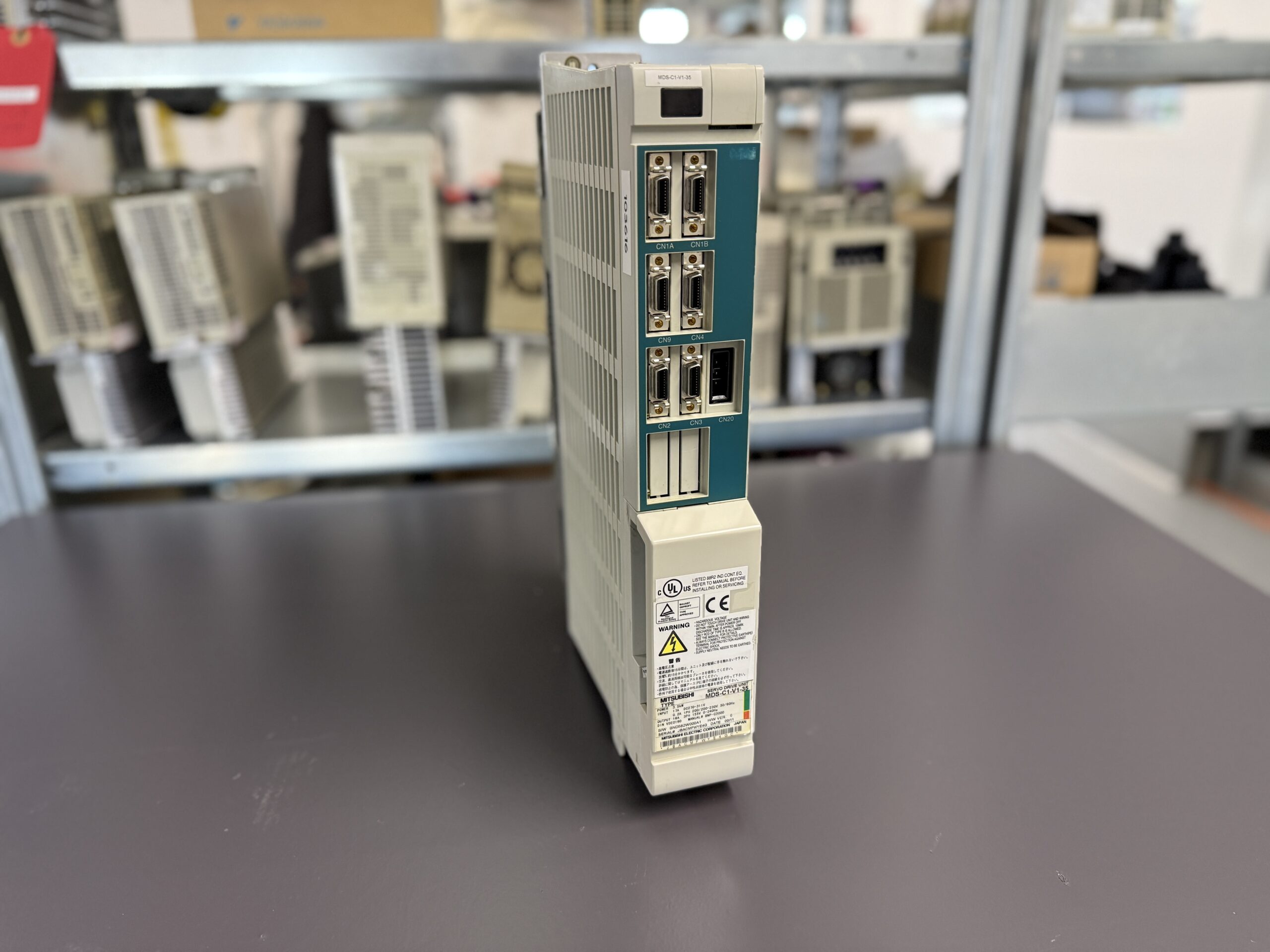 Mitsubishi MDS-C1-V1-35 Servo Drive Unit Hauptbild